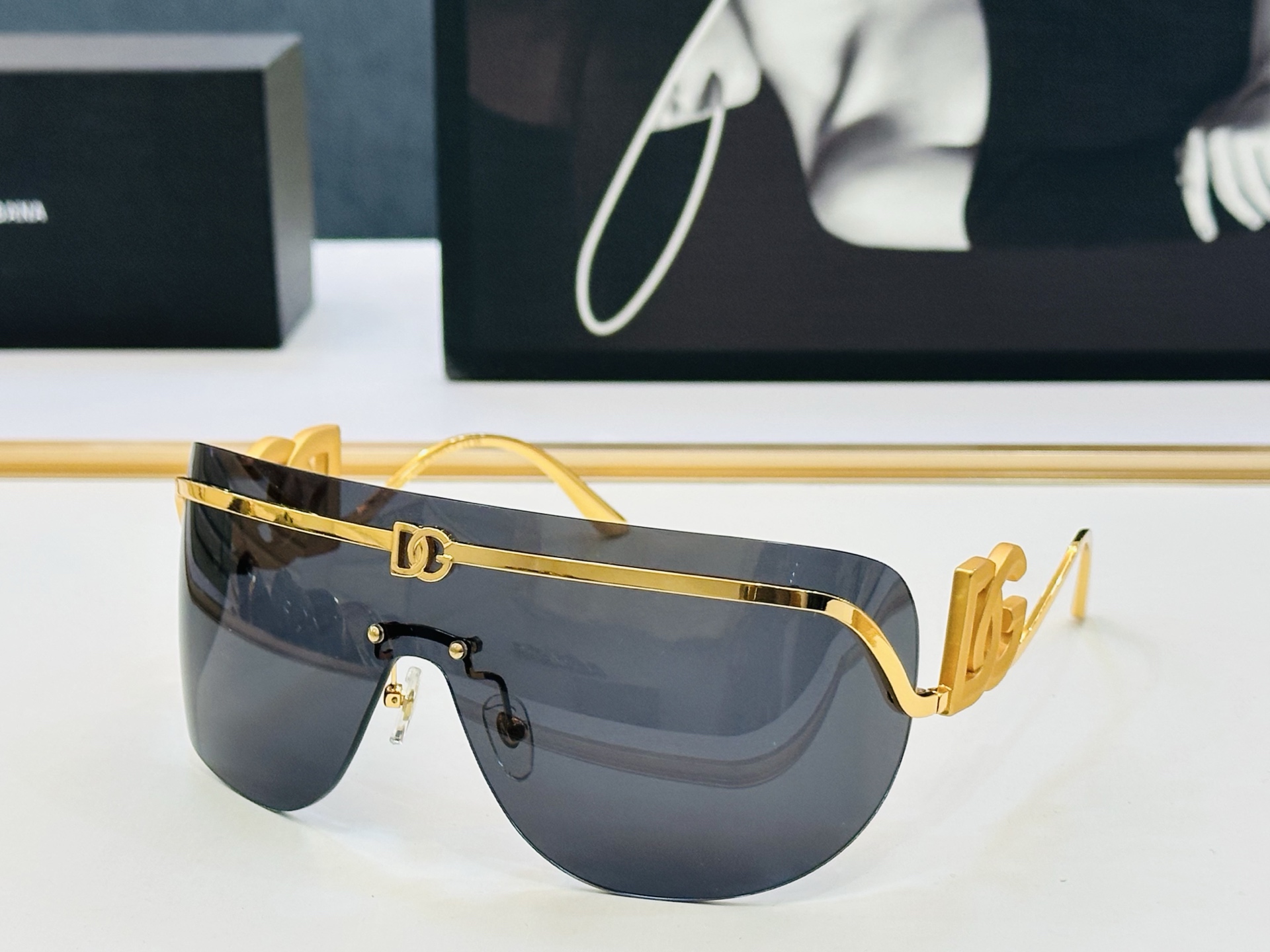 DOLCE&GABBANA* 杜家 DG2320 Size：143口0-120 质量杠杠的 👍喜欢的快下