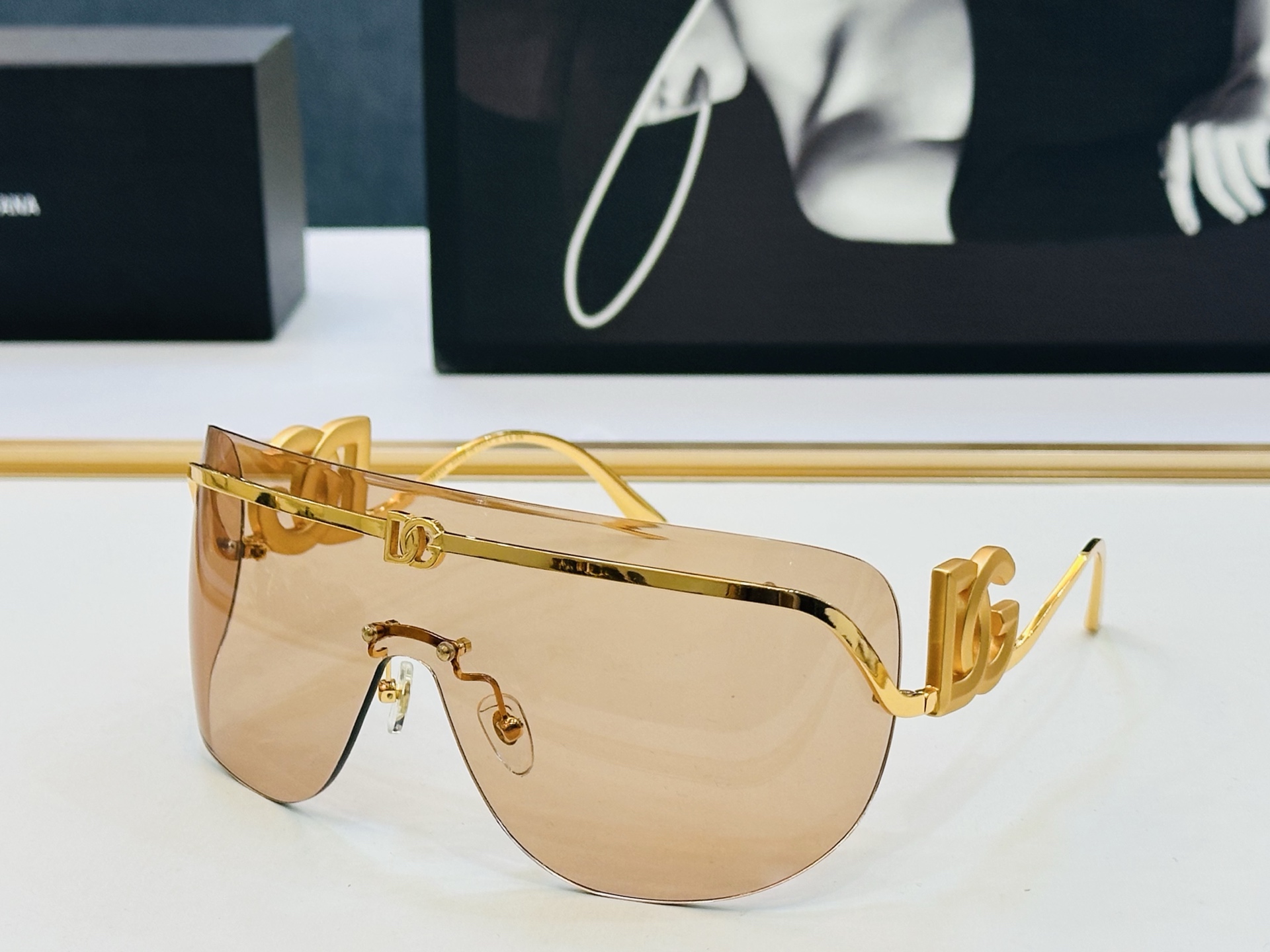 DOLCE&GABBANA* 杜家 DG2320 Size：143口0-120 质量杠杠的 👍喜欢的快下