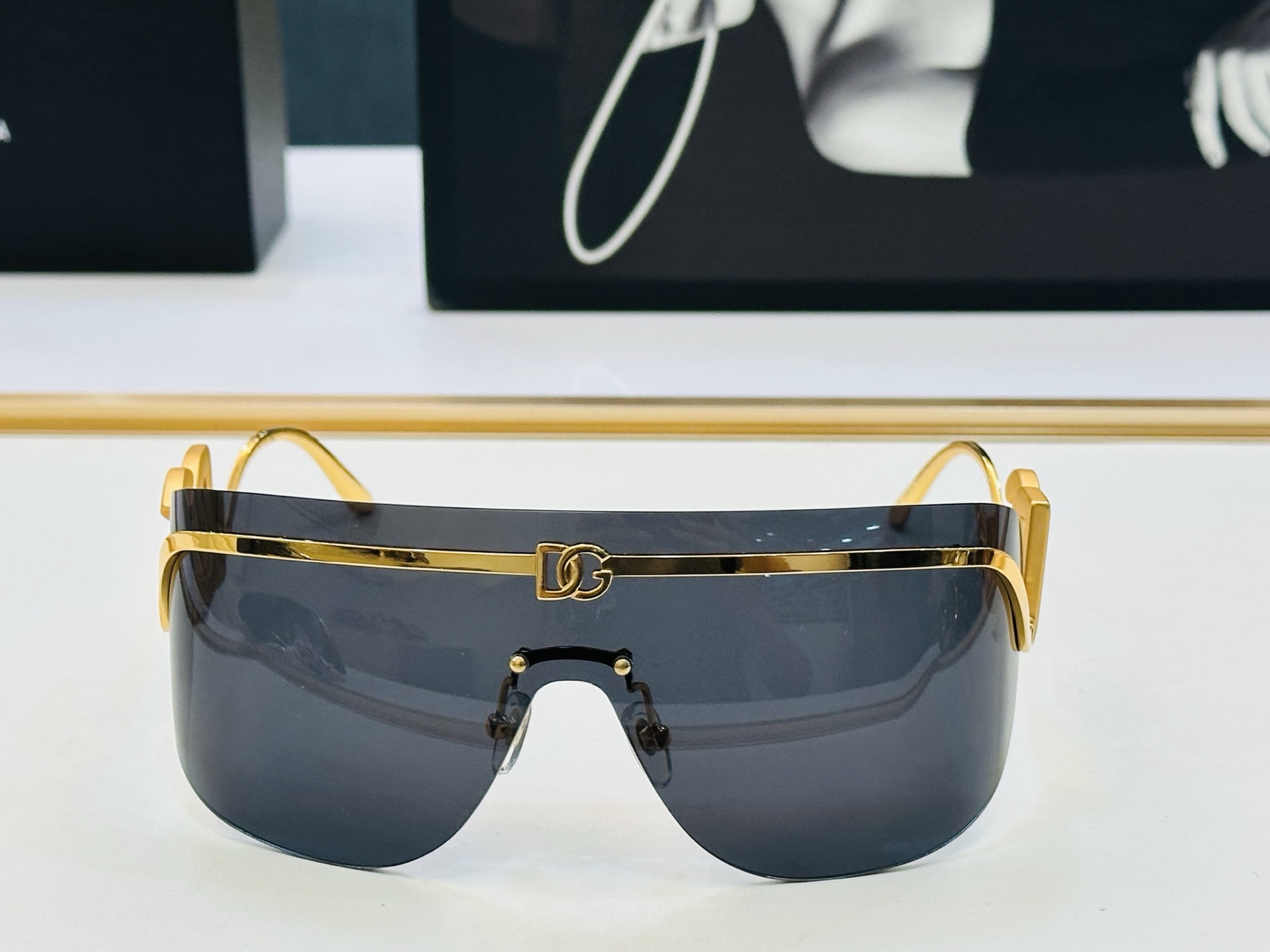 DOLCE&GABBANA* 杜家 DG2320 Size：143口0-120 质量杠杠的 👍喜欢的快下