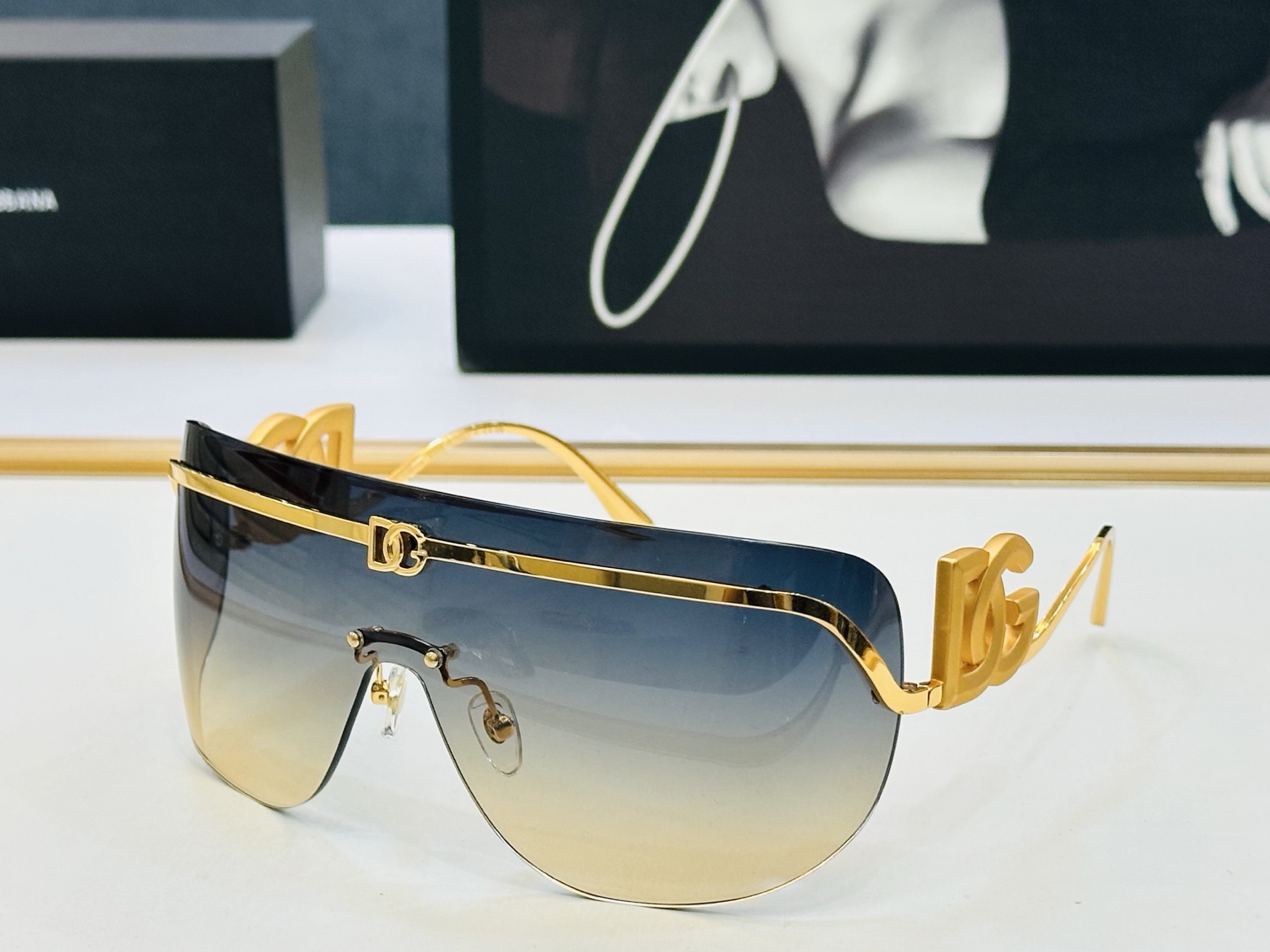 DOLCE&GABBANA* 杜家 DG2320 Size：143口0-120 质量杠杠的 👍喜欢的快下