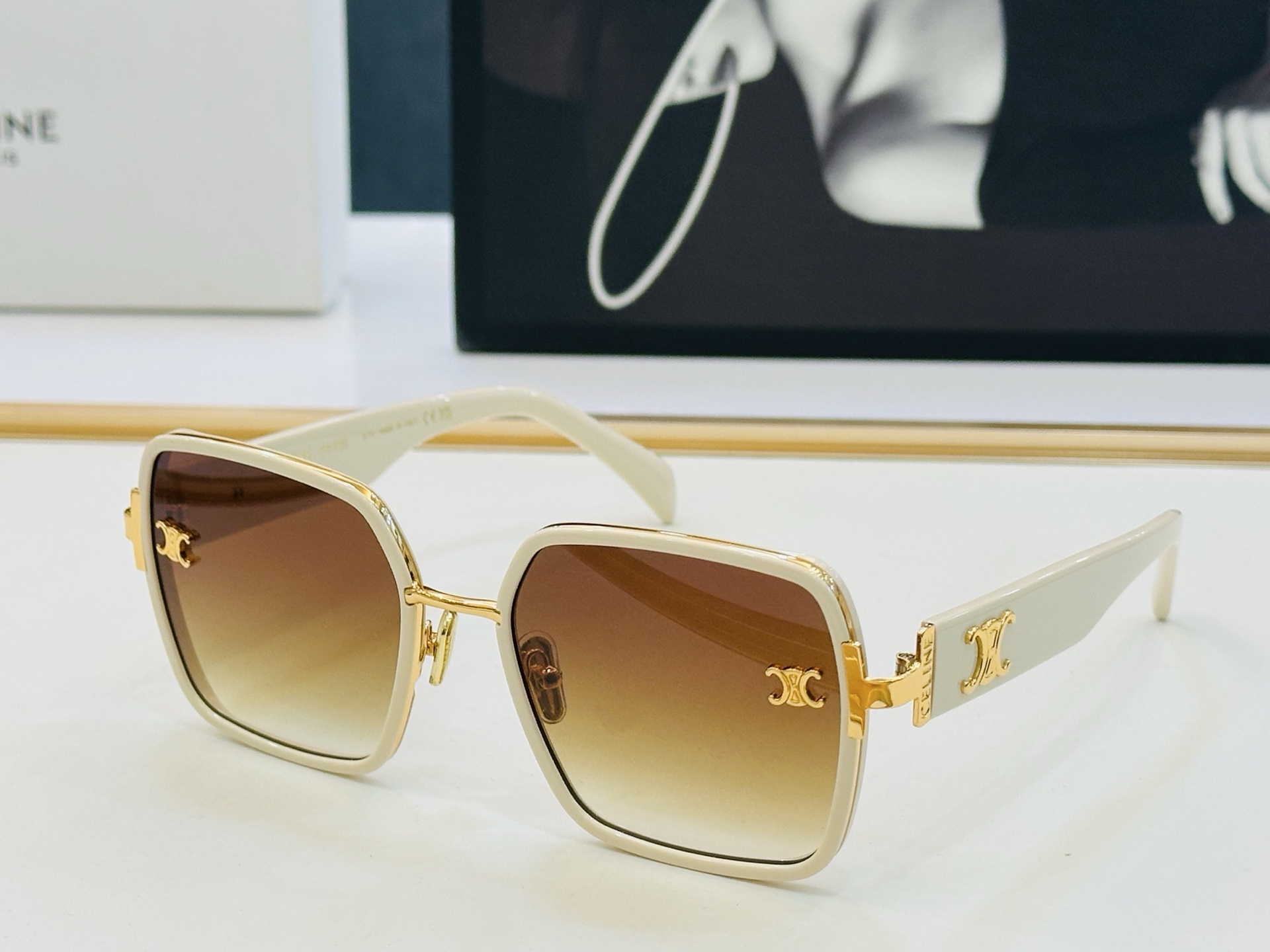 【CELINE】赛琳 CL1464LU Size：57口20-145 一直热销的款式，欧美风 光泽度好 