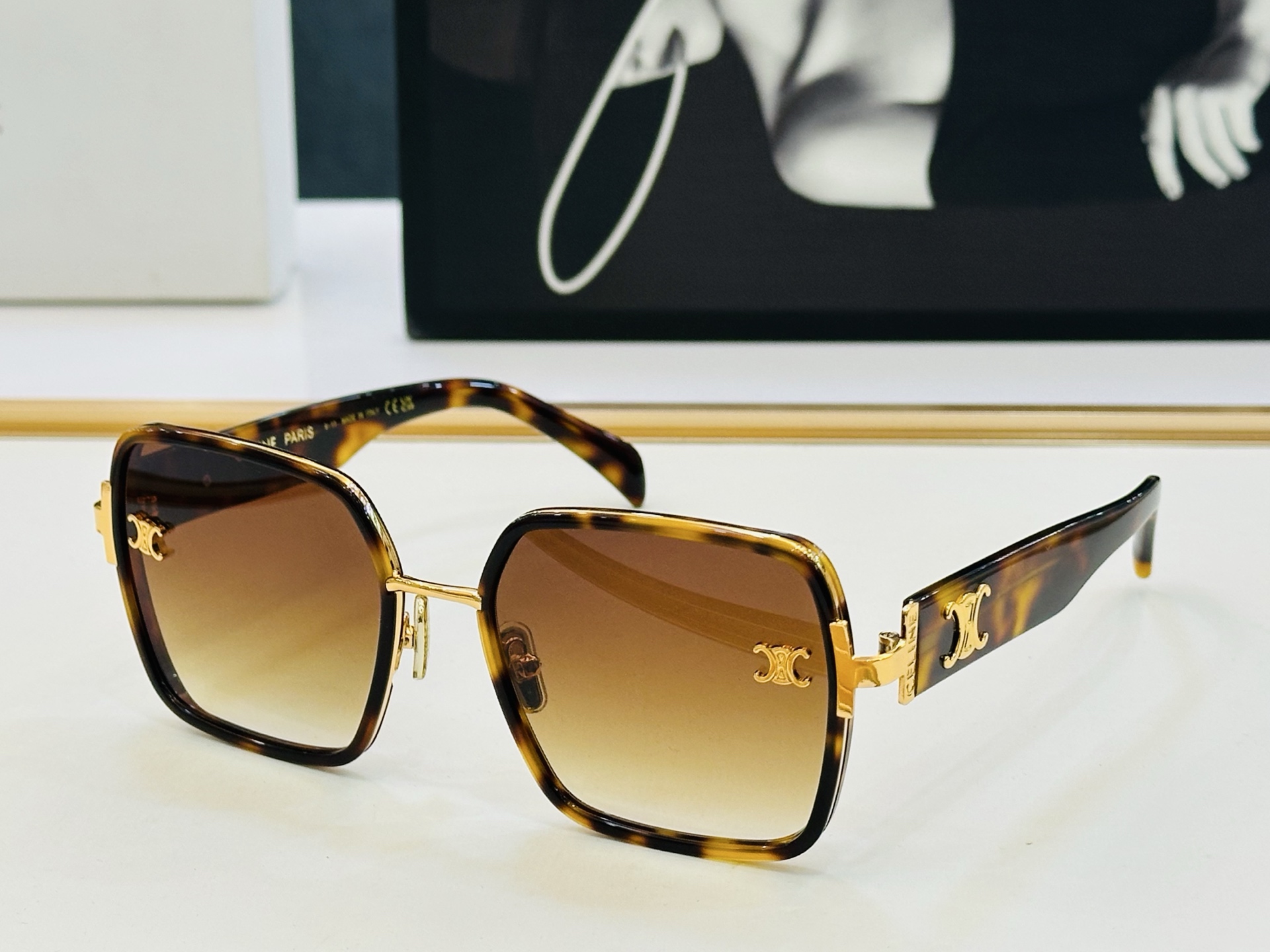 【CELINE】赛琳 CL1464LU Size：57口20-145 一直热销的款式，欧美风 光泽度好 