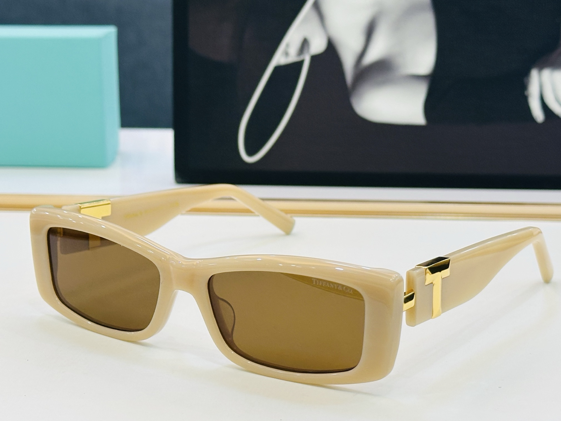 蒂芙家 Tiffany & CO. TF4240 Size：57口18-143 时尚太阳镜架 👍b多色可