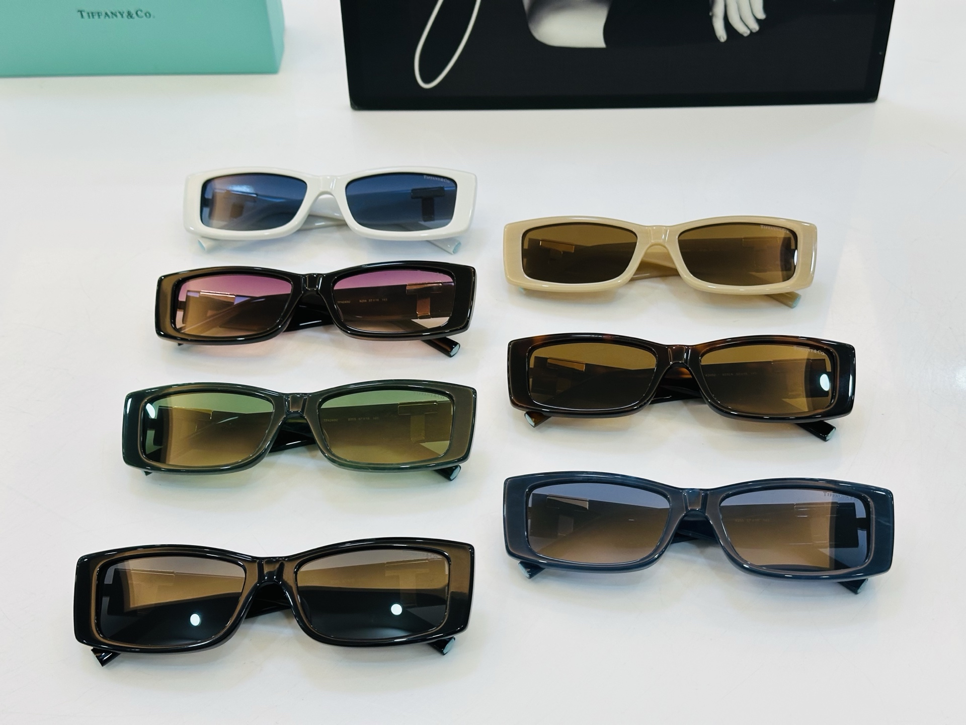 蒂芙家 Tiffany & CO. TF4240 Size：57口18-143 时尚太阳镜架 👍b多色可
