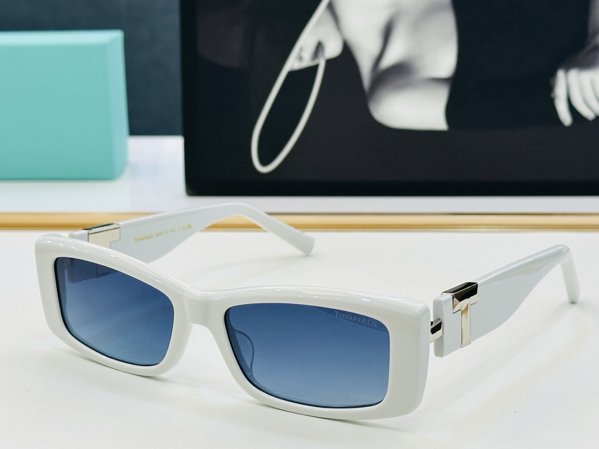 蒂芙家 Tiffany & CO. TF4240 Size：57口18-143 时尚太阳镜架 👍b多色可