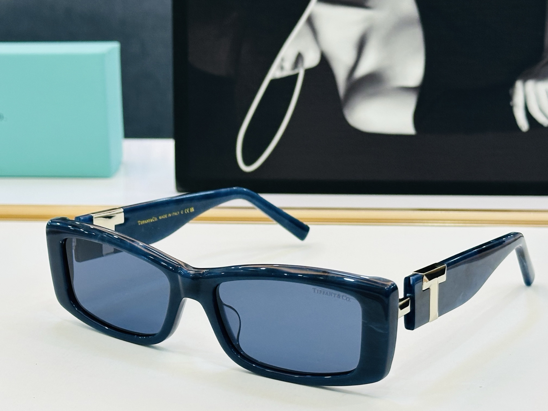 蒂芙家 Tiffany & CO. TF4240 Size：57口18-143 时尚太阳镜架 👍b多色可