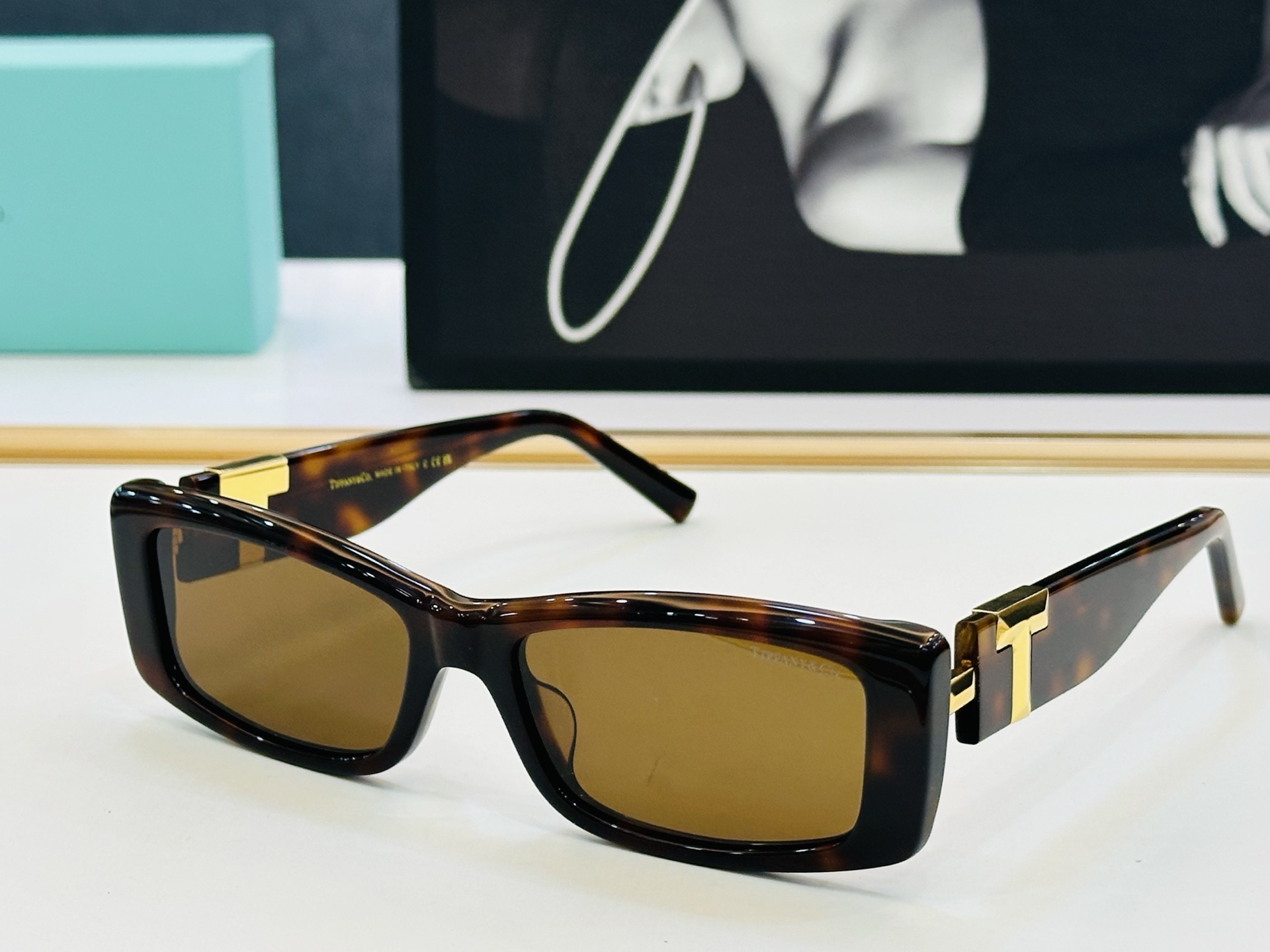 蒂芙家 Tiffany & CO. TF4240 Size：57口18-143 时尚太阳镜架 👍b多色可