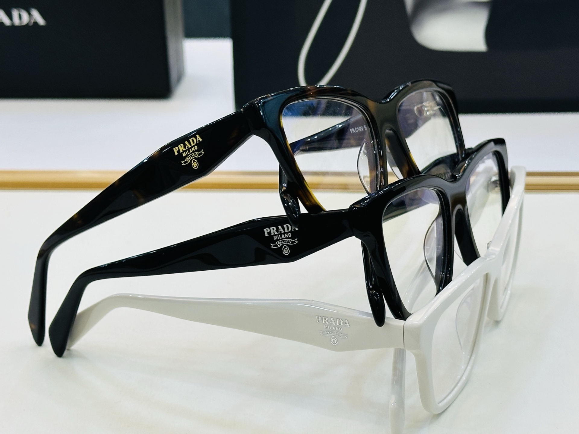 🔺PRAD*🔻普家 PR C10V Size：54口17-145 眼镜系列堪称精湛制作 彰显独特个 C最