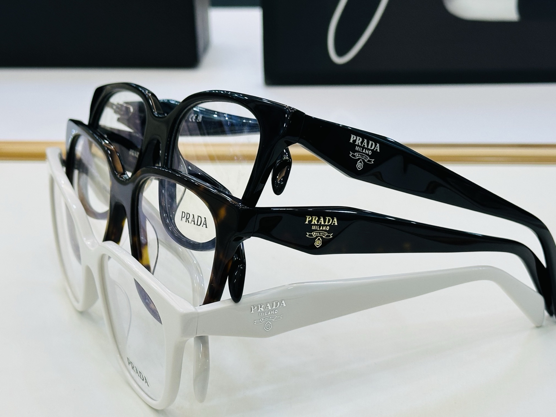 🔺PRAD*🔻普家 PR C11V Size：54口18-145 眼镜系列堪称精湛制作 彰显独特个 C最