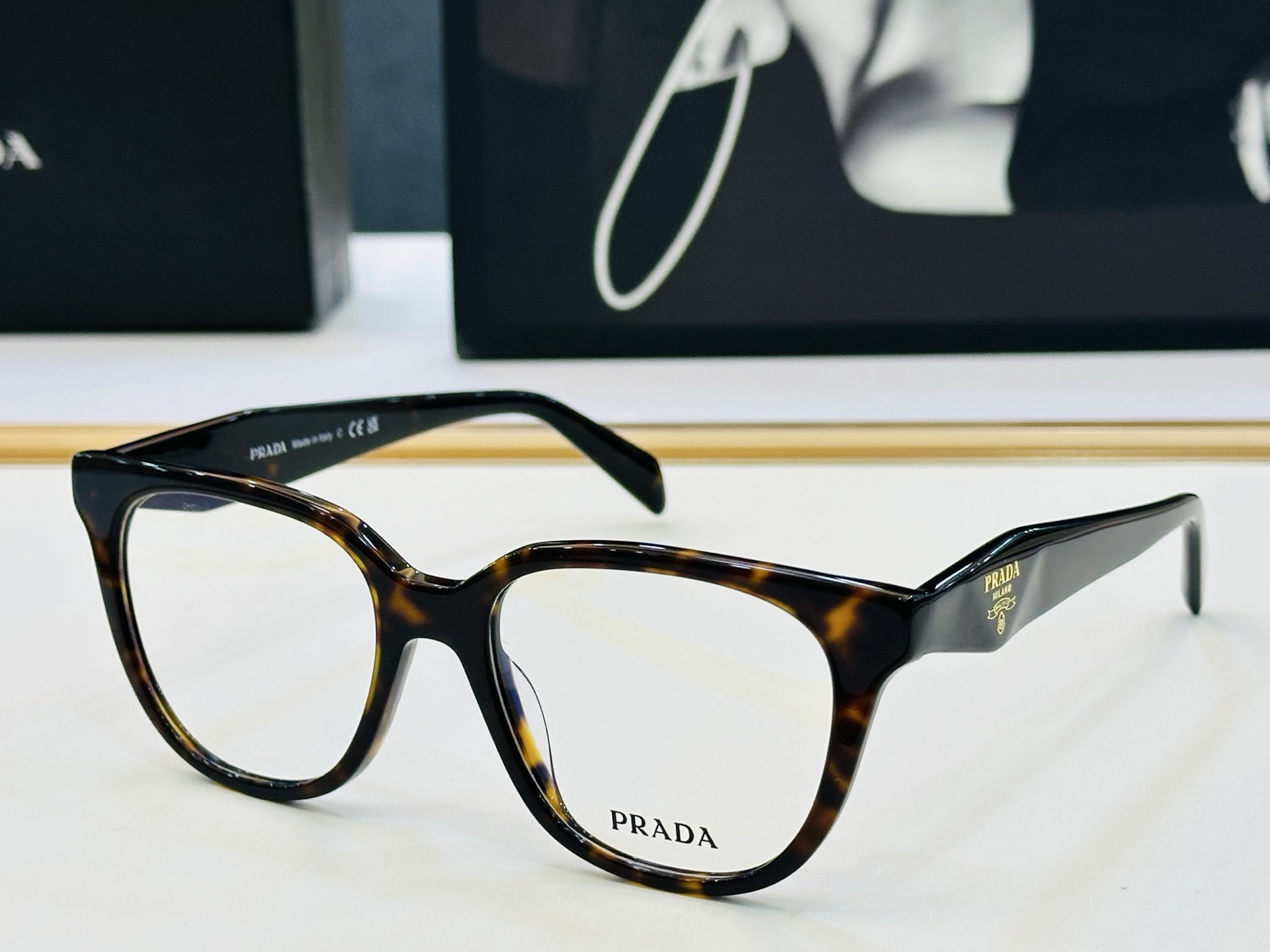 🔺PRAD*🔻普家 PR C11V Size：54口18-145 眼镜系列堪称精湛制作 彰显独特个 C最