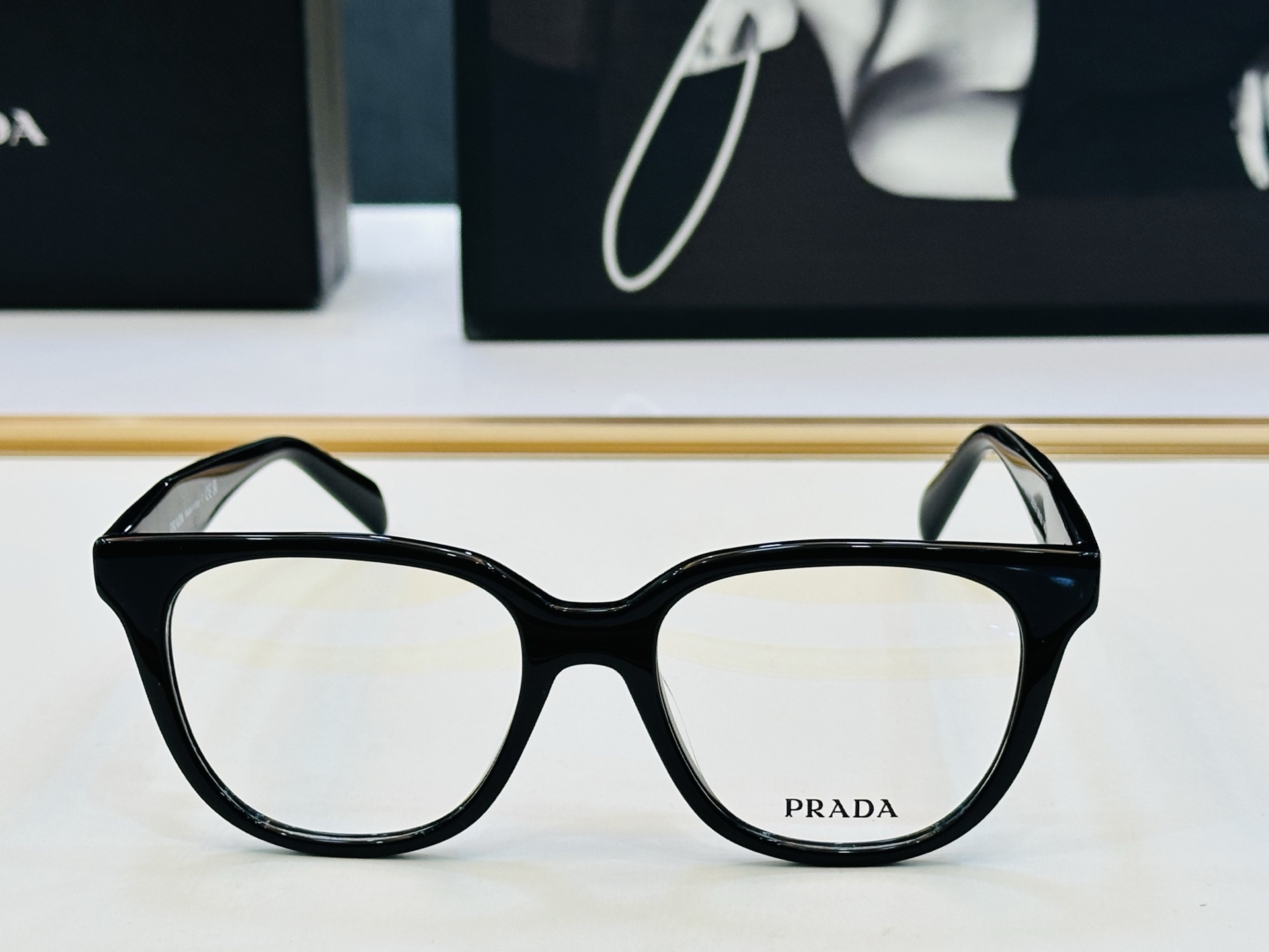 🔺PRAD*🔻普家 PR C11V Size：54口18-145 眼镜系列堪称精湛制作 彰显独特个 C最