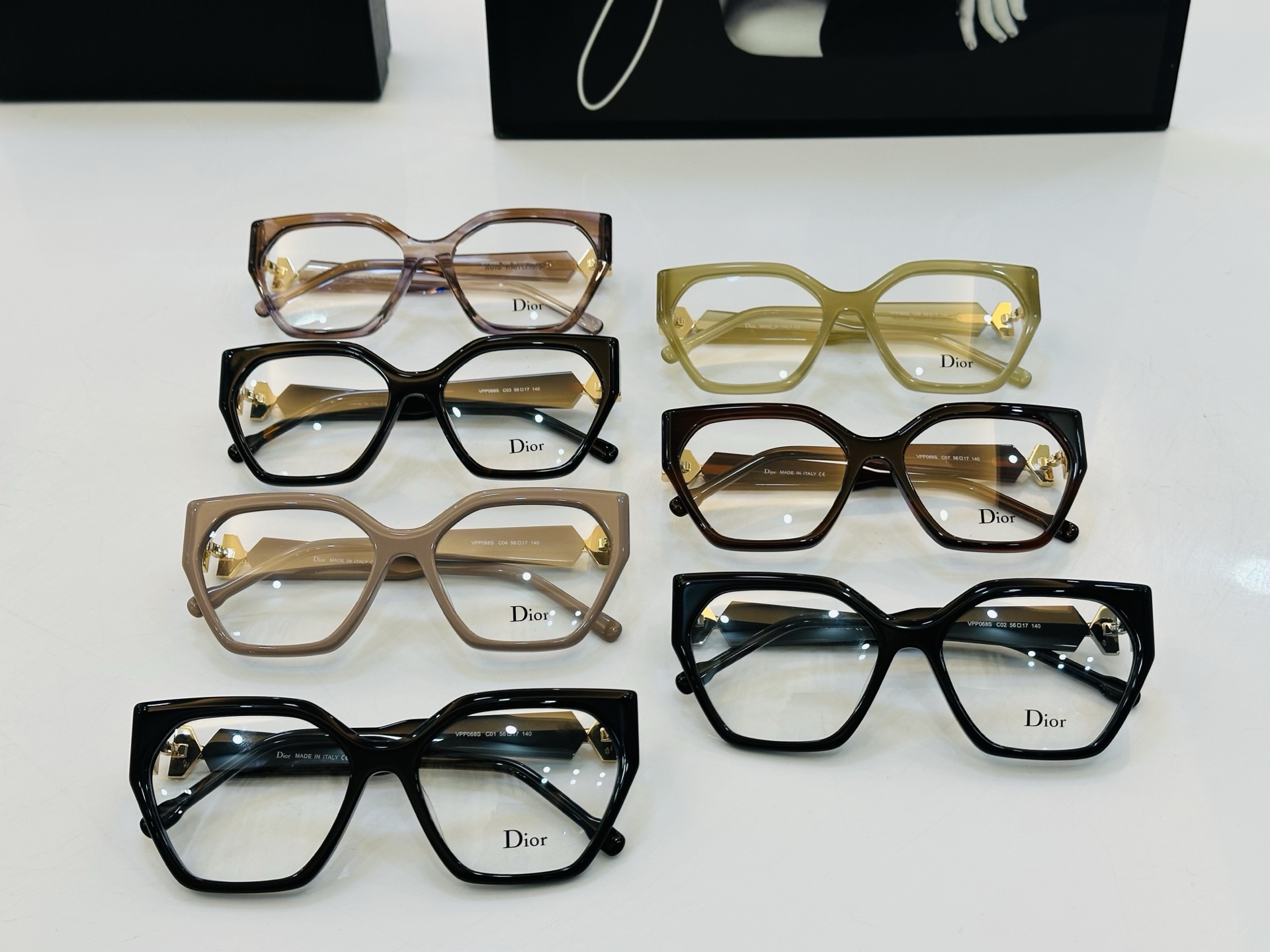 推荐 Dio* 迪家 VPS Size：55口17-140 时尚达人超爱💞 L时尚百搭 配光架