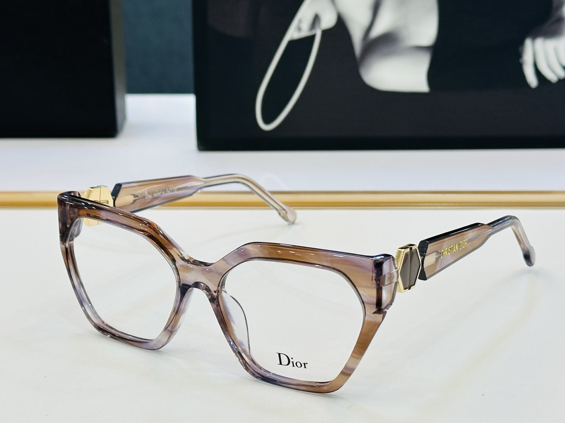 推荐 Dio* 迪家 VPS Size：55口17-140 时尚达人超爱💞 L时尚百搭 配光架