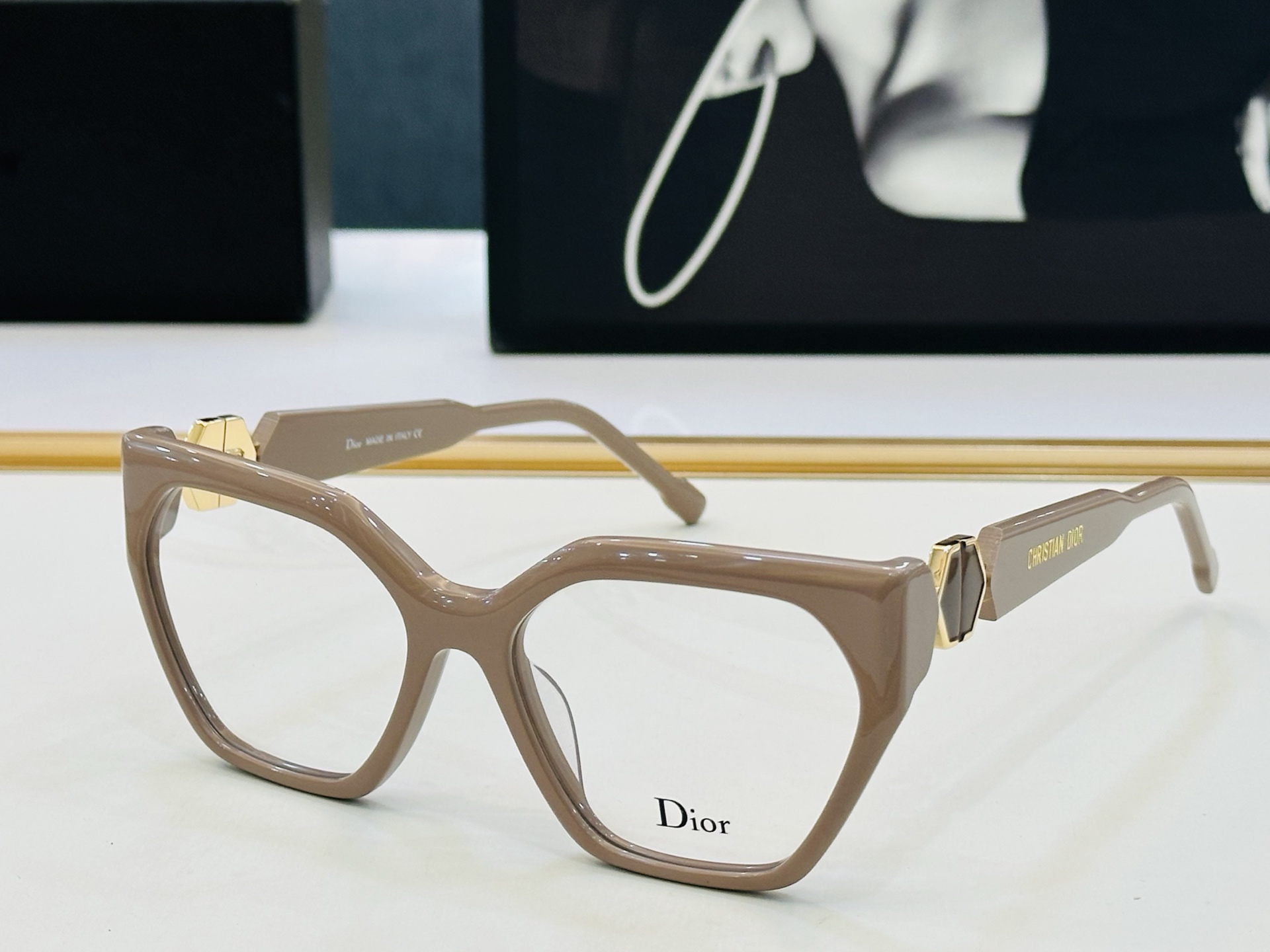 推荐 Dio* 迪家 VPS Size：55口17-140 时尚达人超爱💞 L时尚百搭 配光架