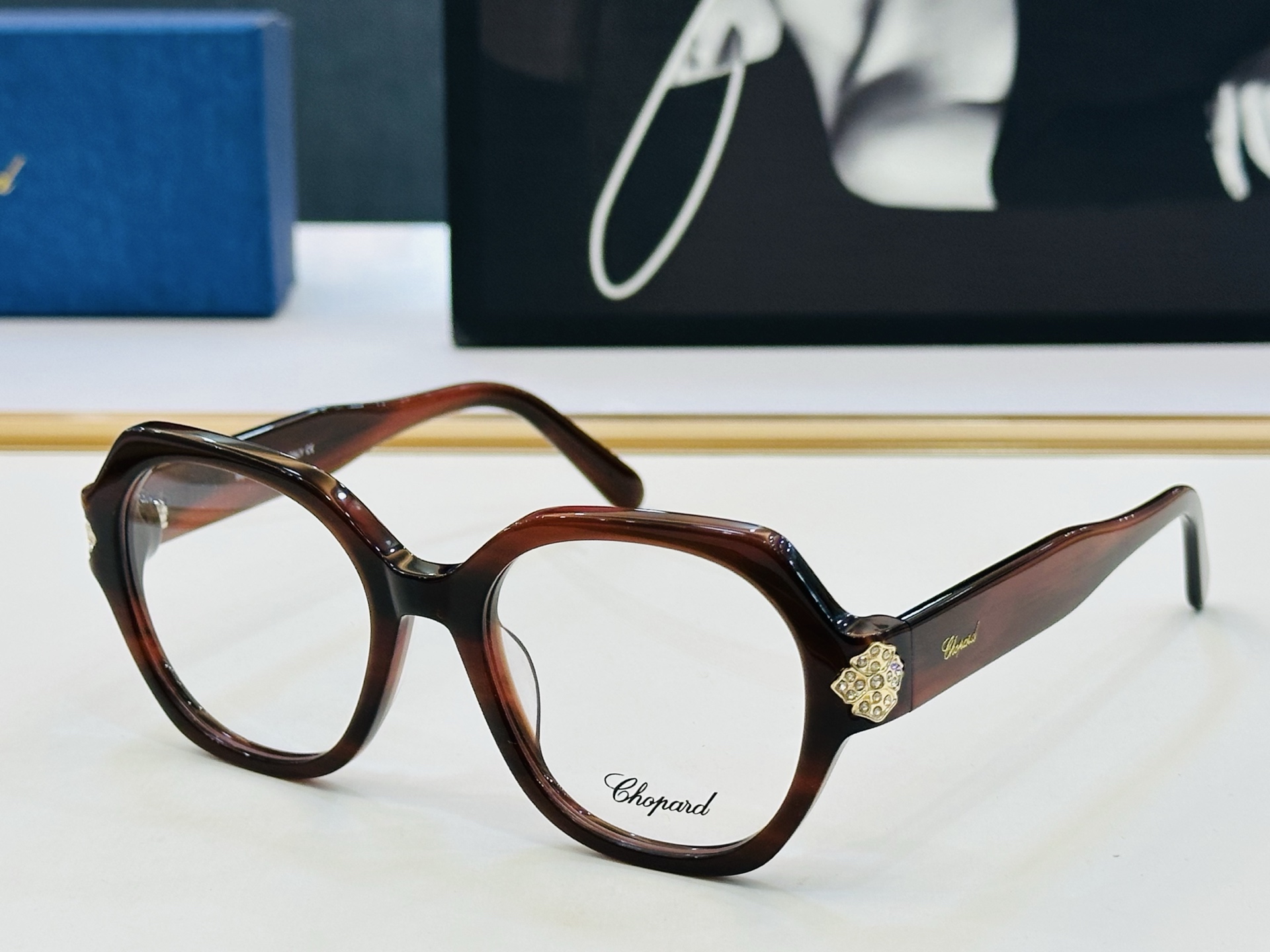 原版 ChoPard肖邦 MODEL: VCH333S Size：51口19-145 以现代时尚的设计风