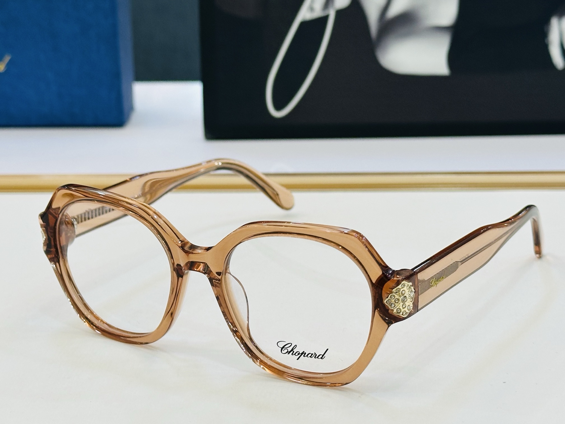 原版 ChoPard肖邦 MODEL: VCH333S Size：51口19-145 以现代时尚的设计风