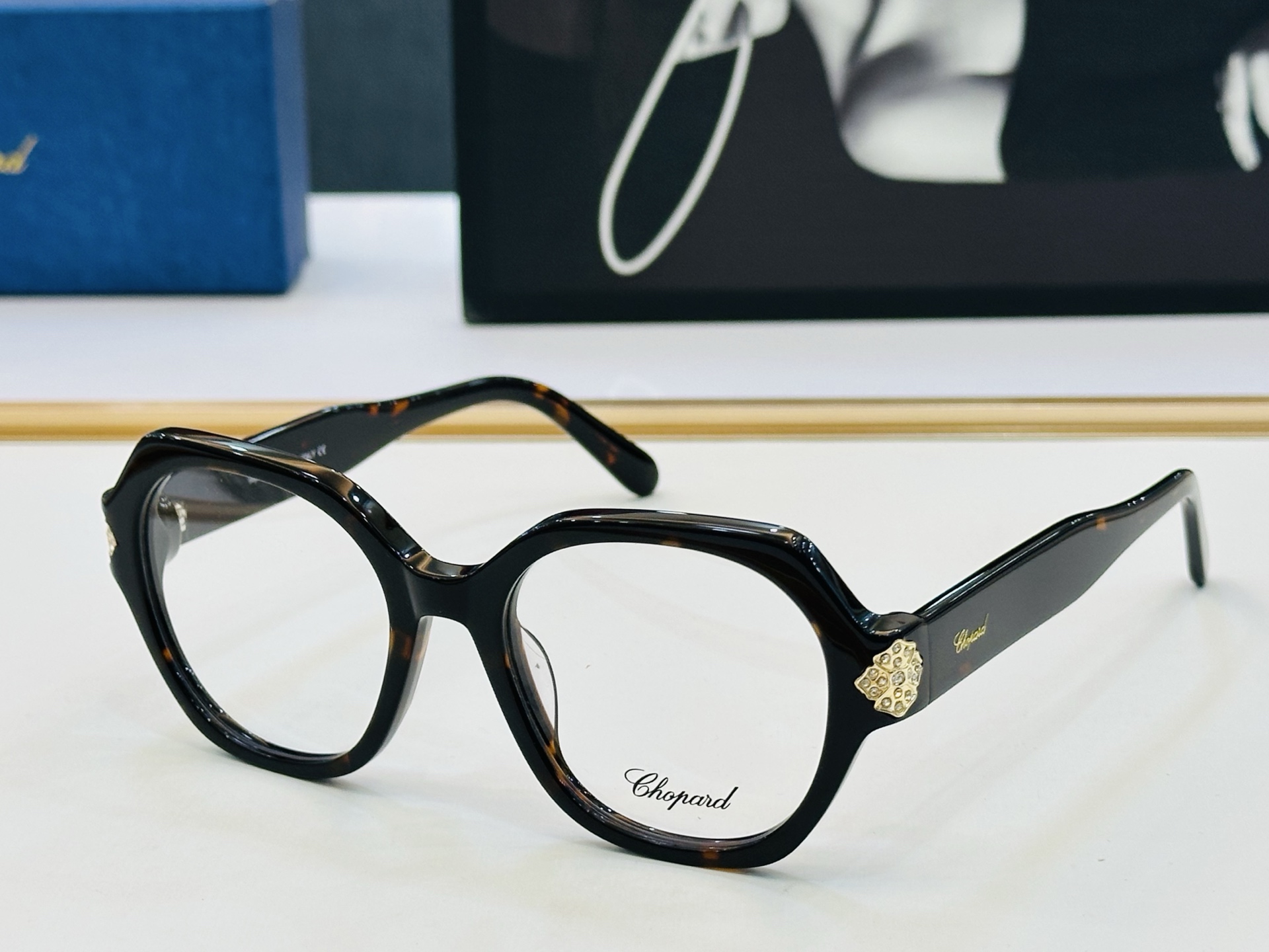 原版 ChoPard肖邦 MODEL: VCH333S Size：51口19-145 以现代时尚的设计风