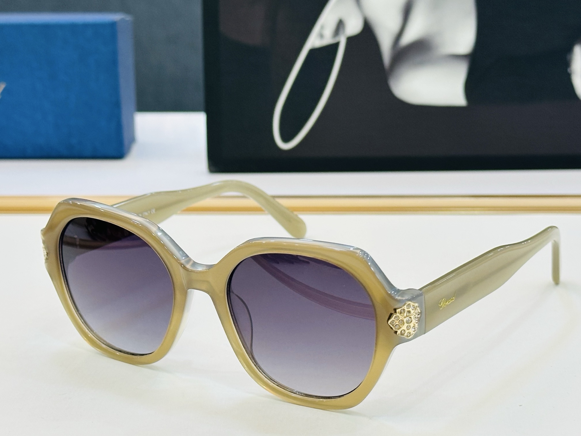 原版 ChoPard肖邦 MODEL: VCH333S Size：51口19-145 以现代时尚的设计风