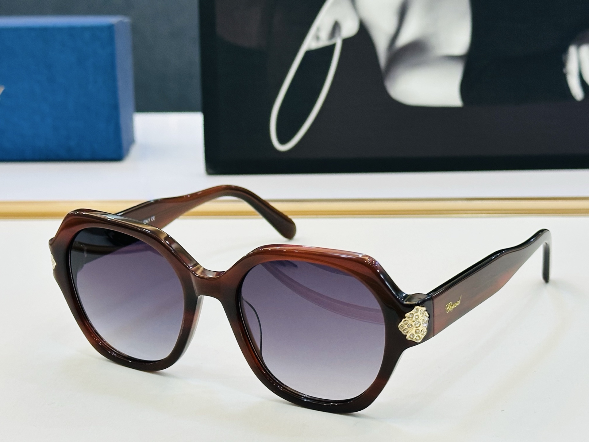 原版 ChoPard肖邦 MODEL: VCH333S Size：51口19-145 以现代时尚的设计风