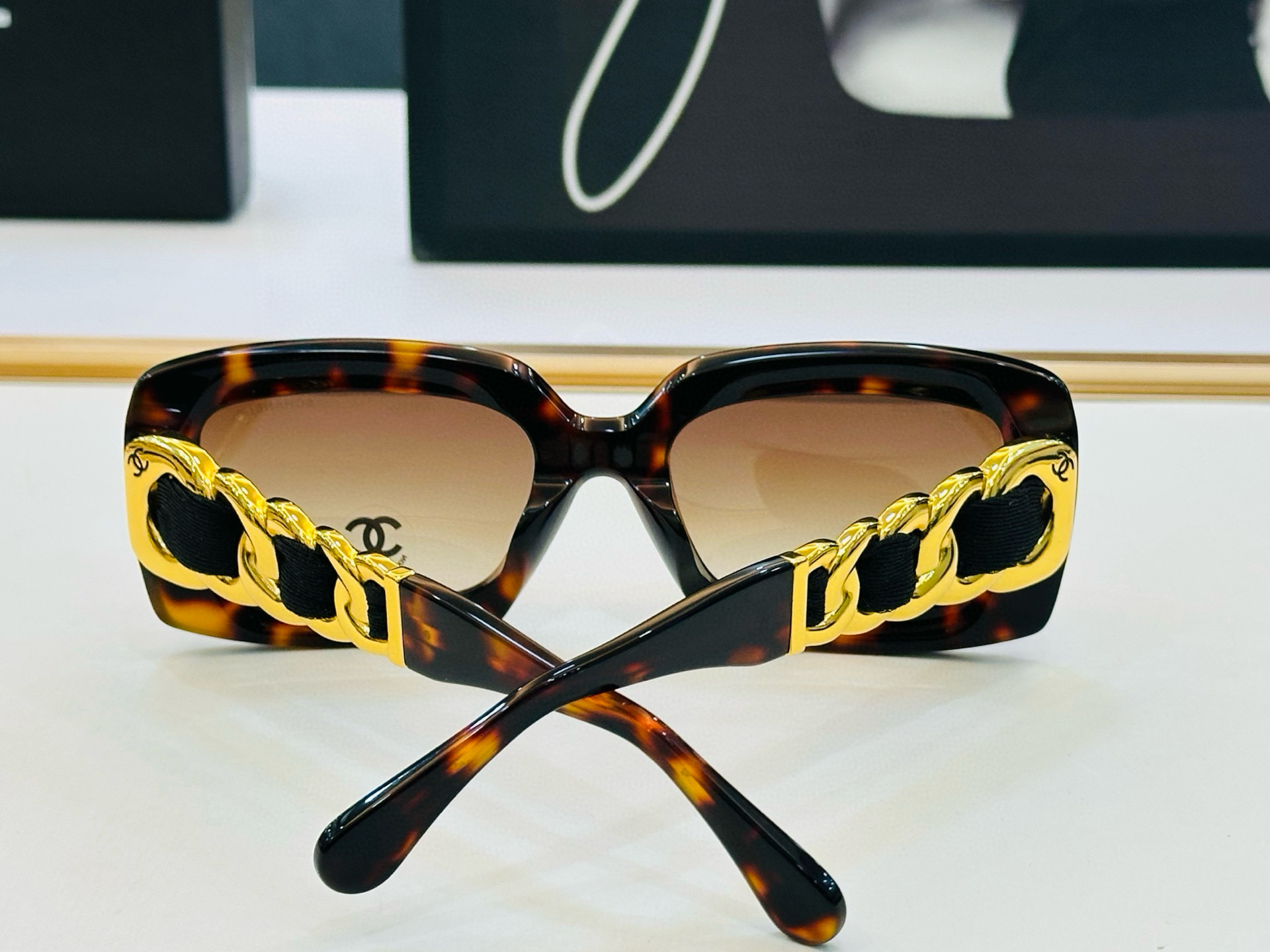 🆕 【CHANE*/香家】MODEL:CH9183 size：53口20-140 💅🏻💓F太阳镜