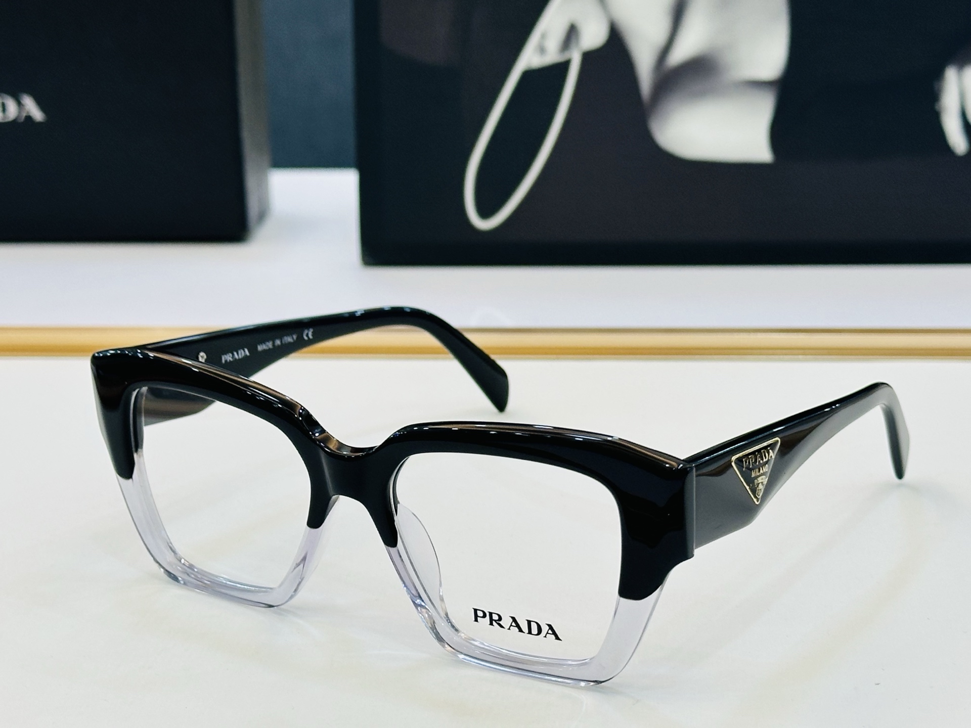 🔺PRAD*🔻普家 PR10ZV Size：53口19-145 眼镜系列堪称精湛制作 彰显独特个 Z最新