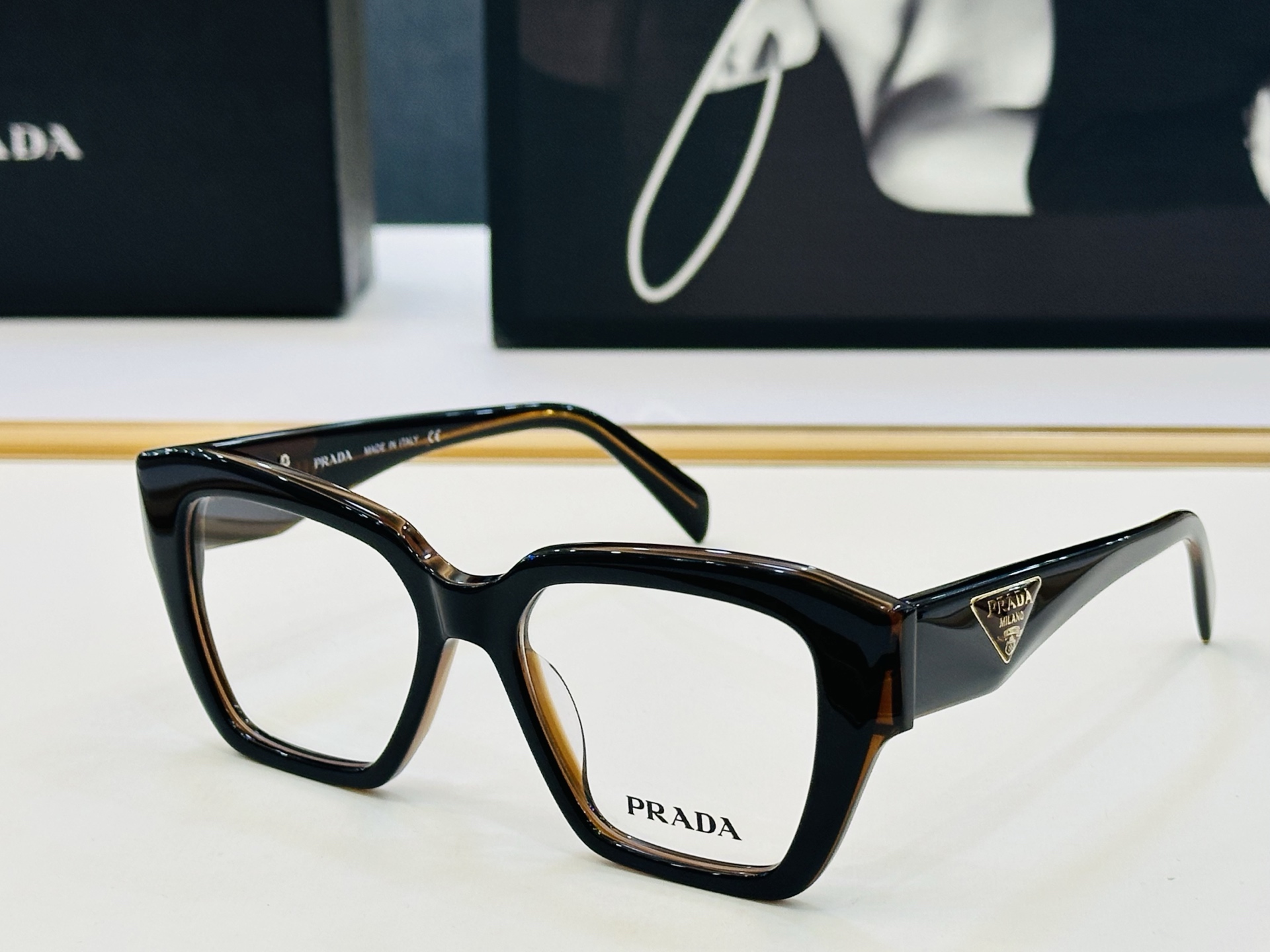 🔺PRAD*🔻普家 PR10ZV Size：53口19-145 眼镜系列堪称精湛制作 彰显独特个 Z最新