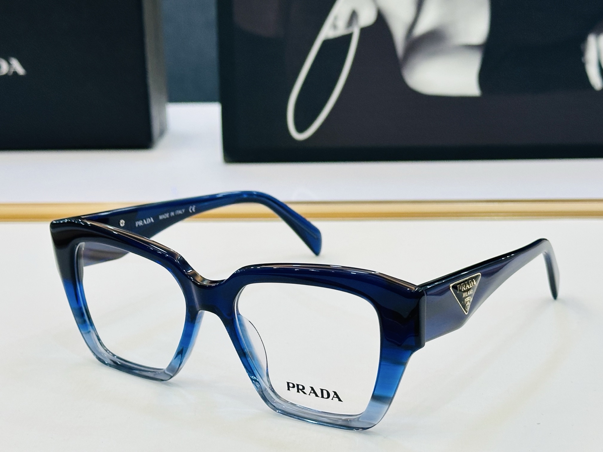 🔺PRAD*🔻普家 PR10ZV Size：53口19-145 眼镜系列堪称精湛制作 彰显独特个 Z最新
