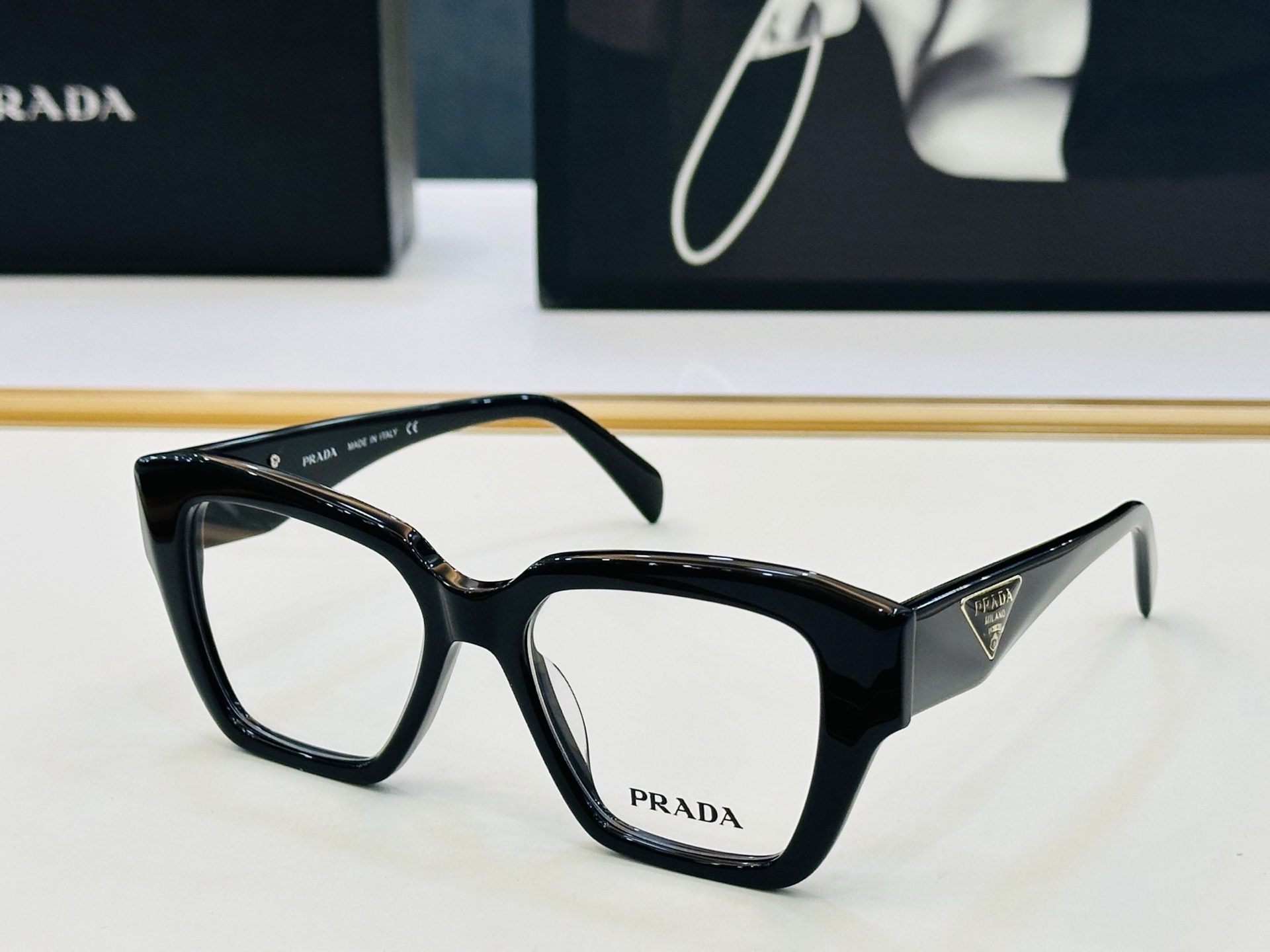 🔺PRAD*🔻普家 PR10ZV Size：53口19-145 眼镜系列堪称精湛制作 彰显独特个 Z最新