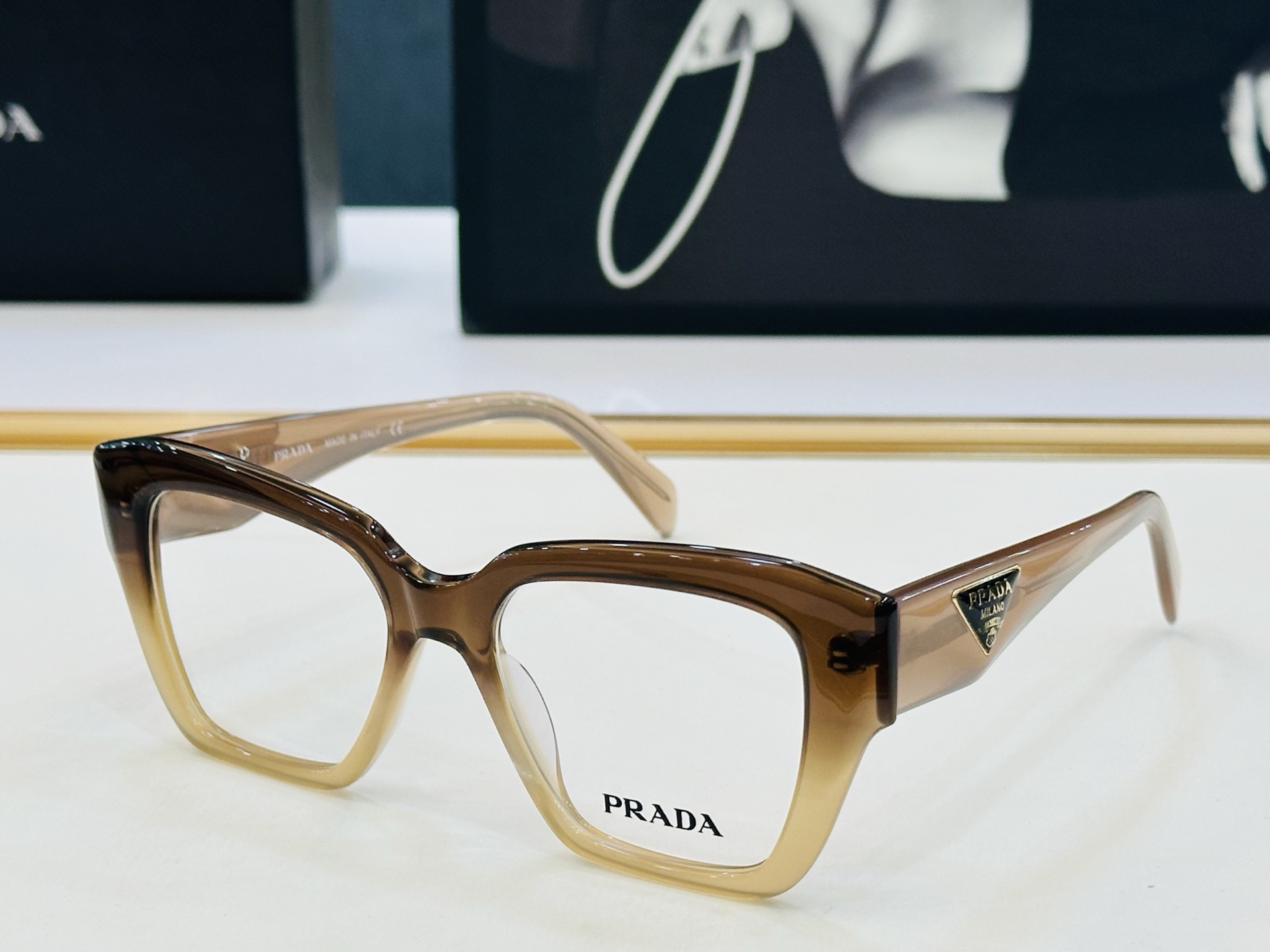 🔺PRAD*🔻普家 PR10ZV Size：53口19-145 眼镜系列堪称精湛制作 彰显独特个 Z最新