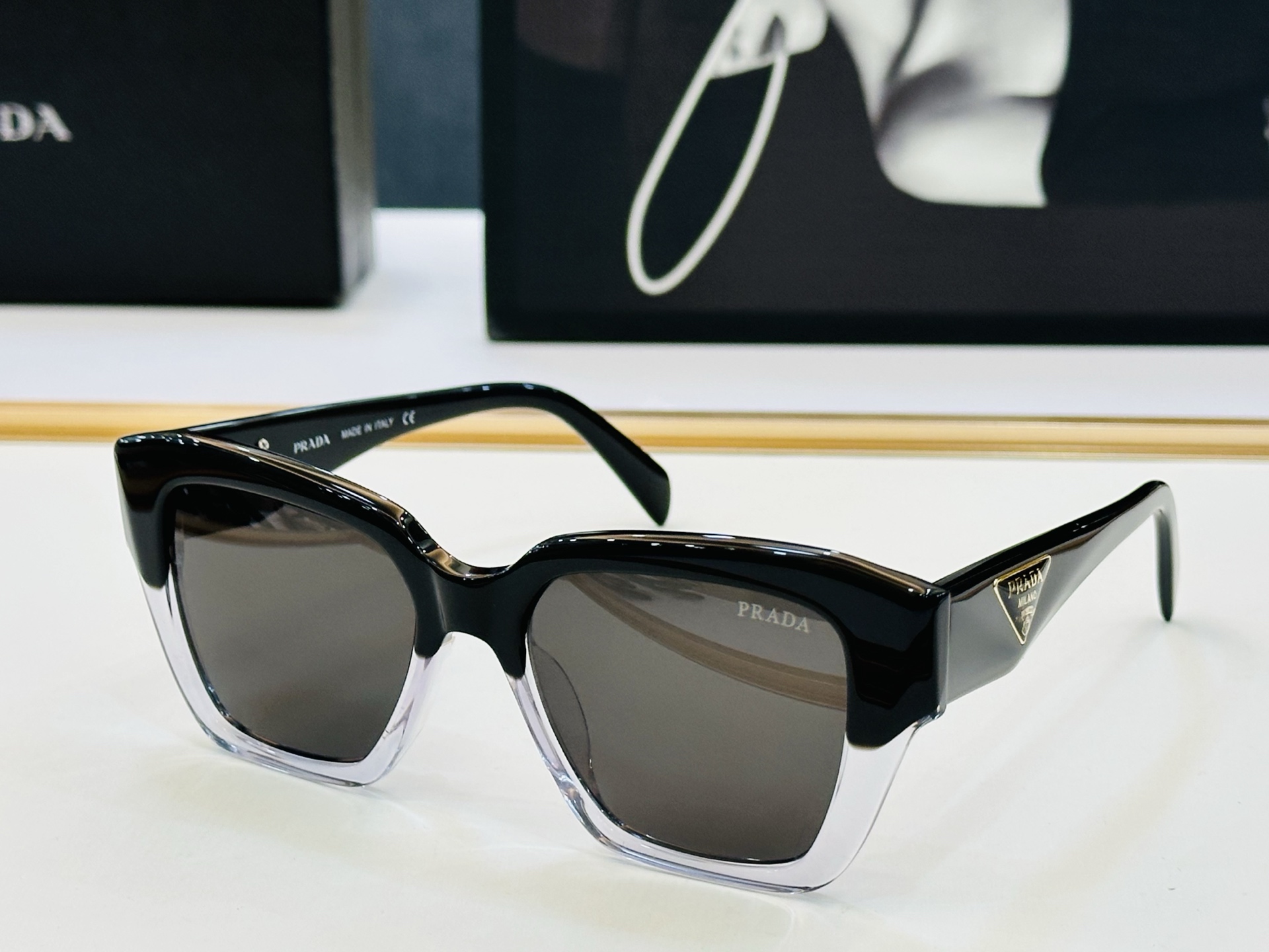 🔺PRAD*🔻普家 PR10ZV Size：53口19-145 眼镜系列堪称精湛制作 彰显独特个 Z最新