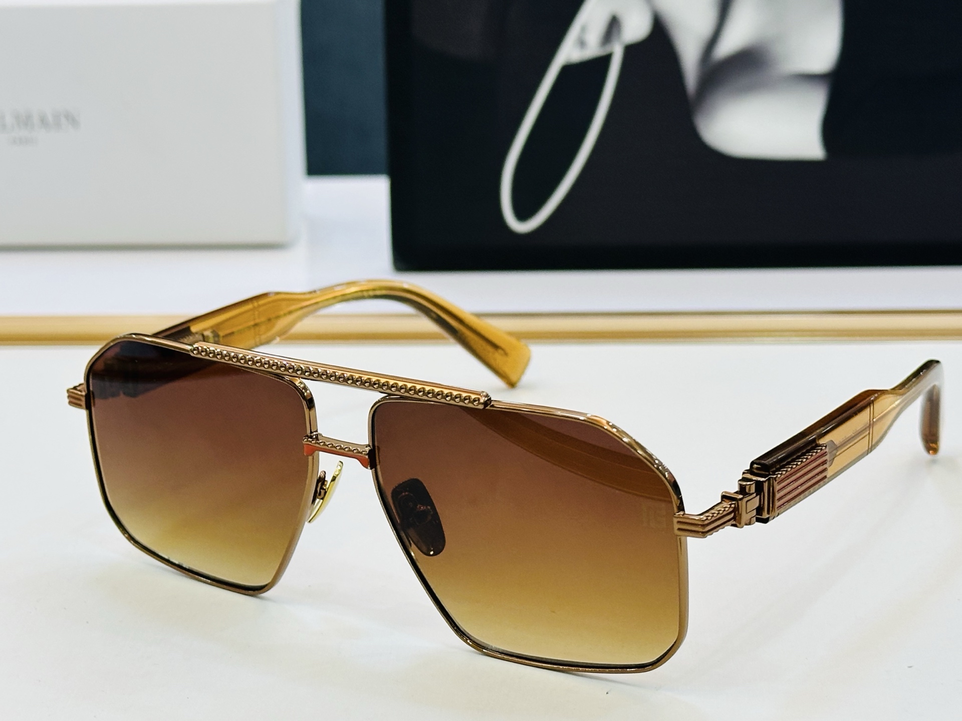 🆕 Balmain巴尔曼🌞男女款太阳镜 内镀蓝膜 B-158A Size：60口14-140 🇨🇳🇨🇳🇨