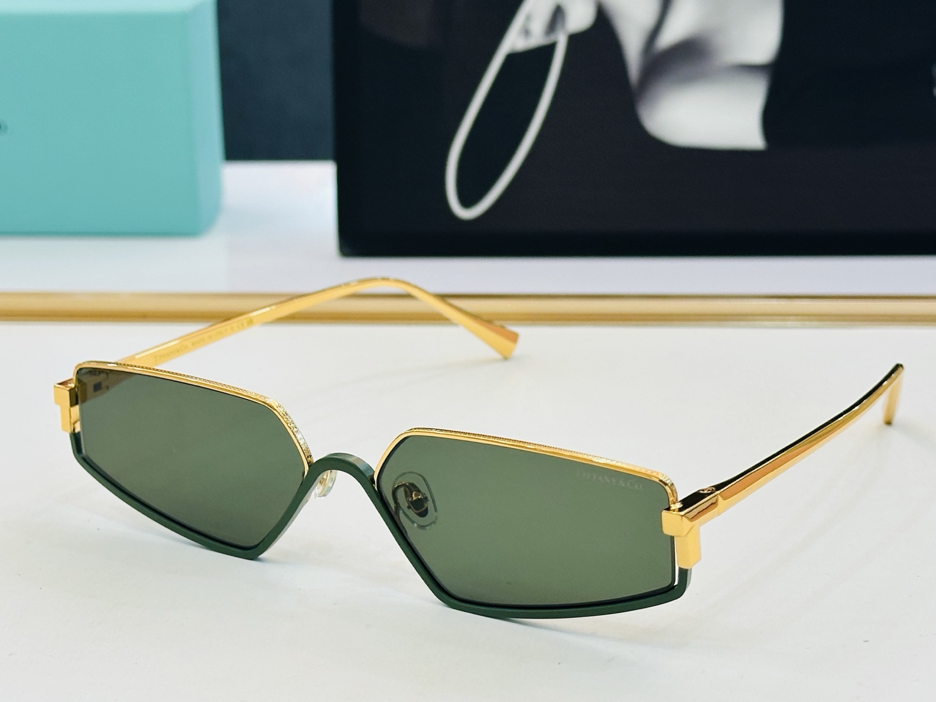 蒂芙家 Tiffany & CO. TF3113KB Size：61口13-142 时尚太阳镜架 👍K多