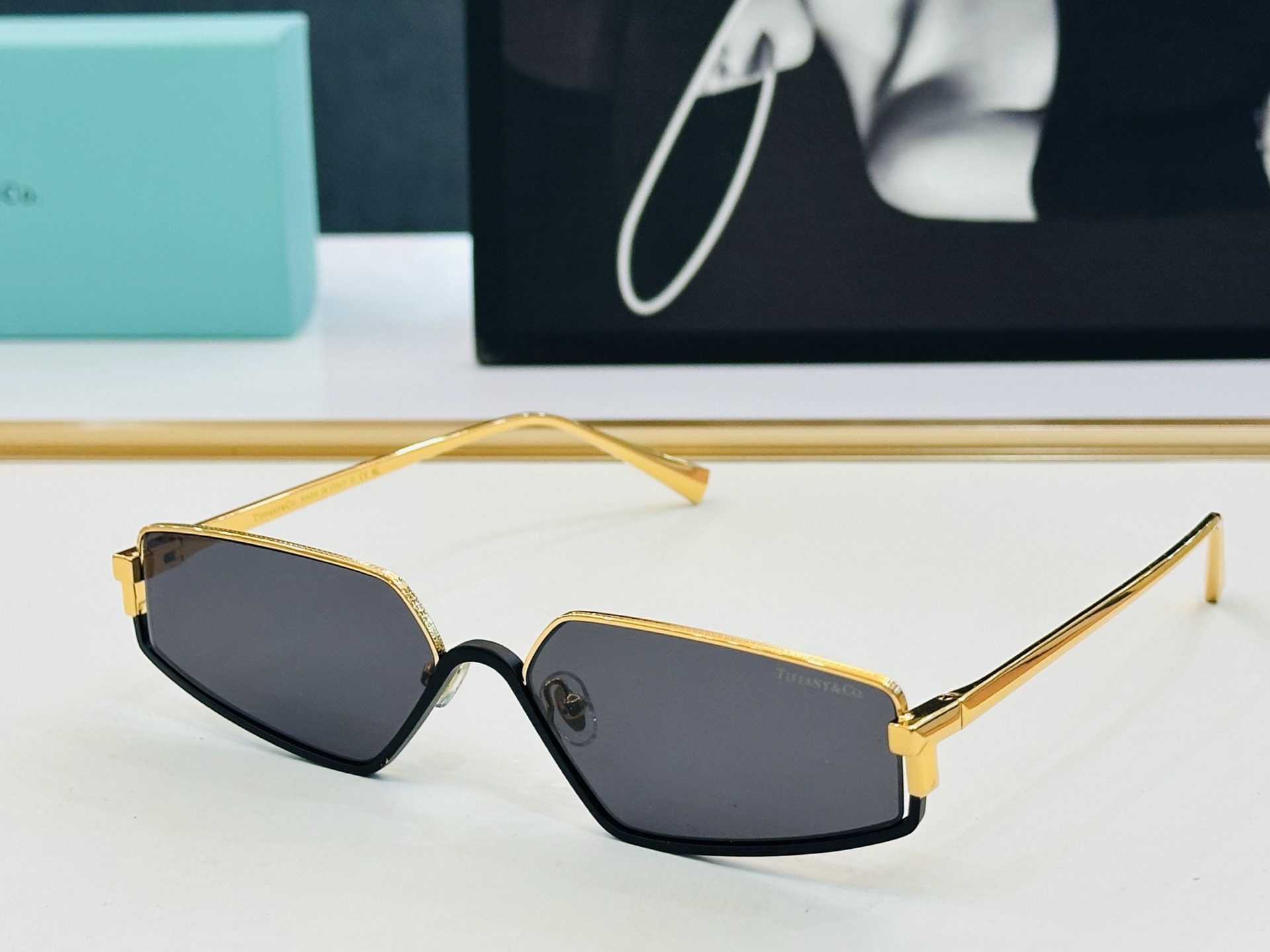 蒂芙家 Tiffany & CO. TF3113KB Size：61口13-142 时尚太阳镜架 👍K多