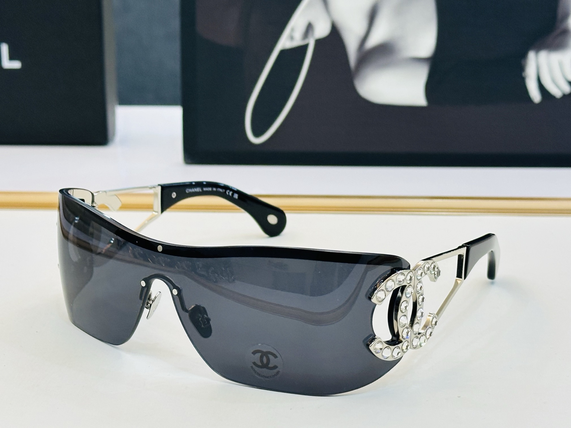 CHANE*香家 CH9579 SIZE：142口118 潮流爆款 太阳镜 😍😍高品质 佩戴舒适 F墨镜