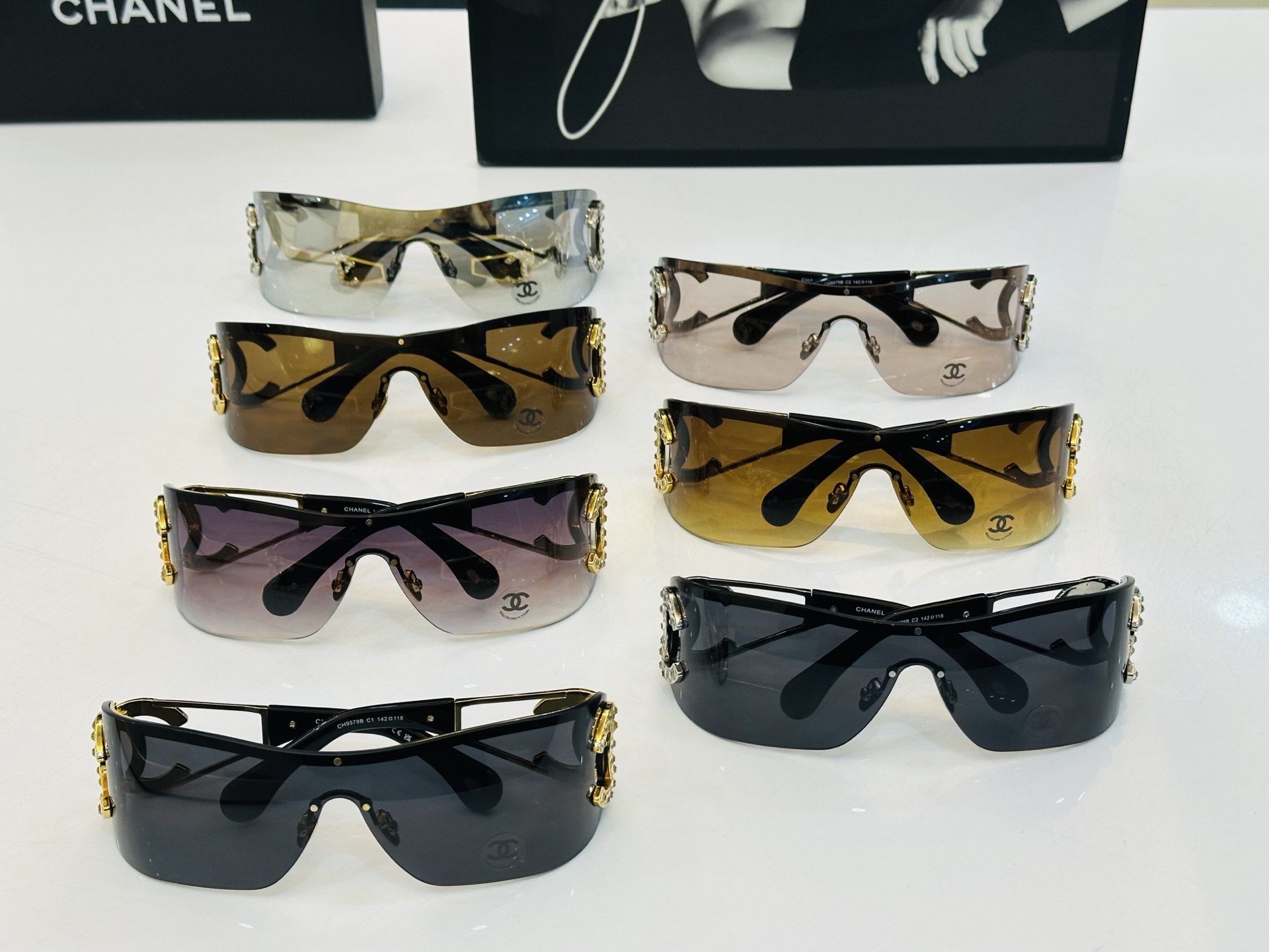 CHANE*香家 CH9579 SIZE：142口118 潮流爆款 太阳镜 😍😍高品质 佩戴舒适 F墨镜