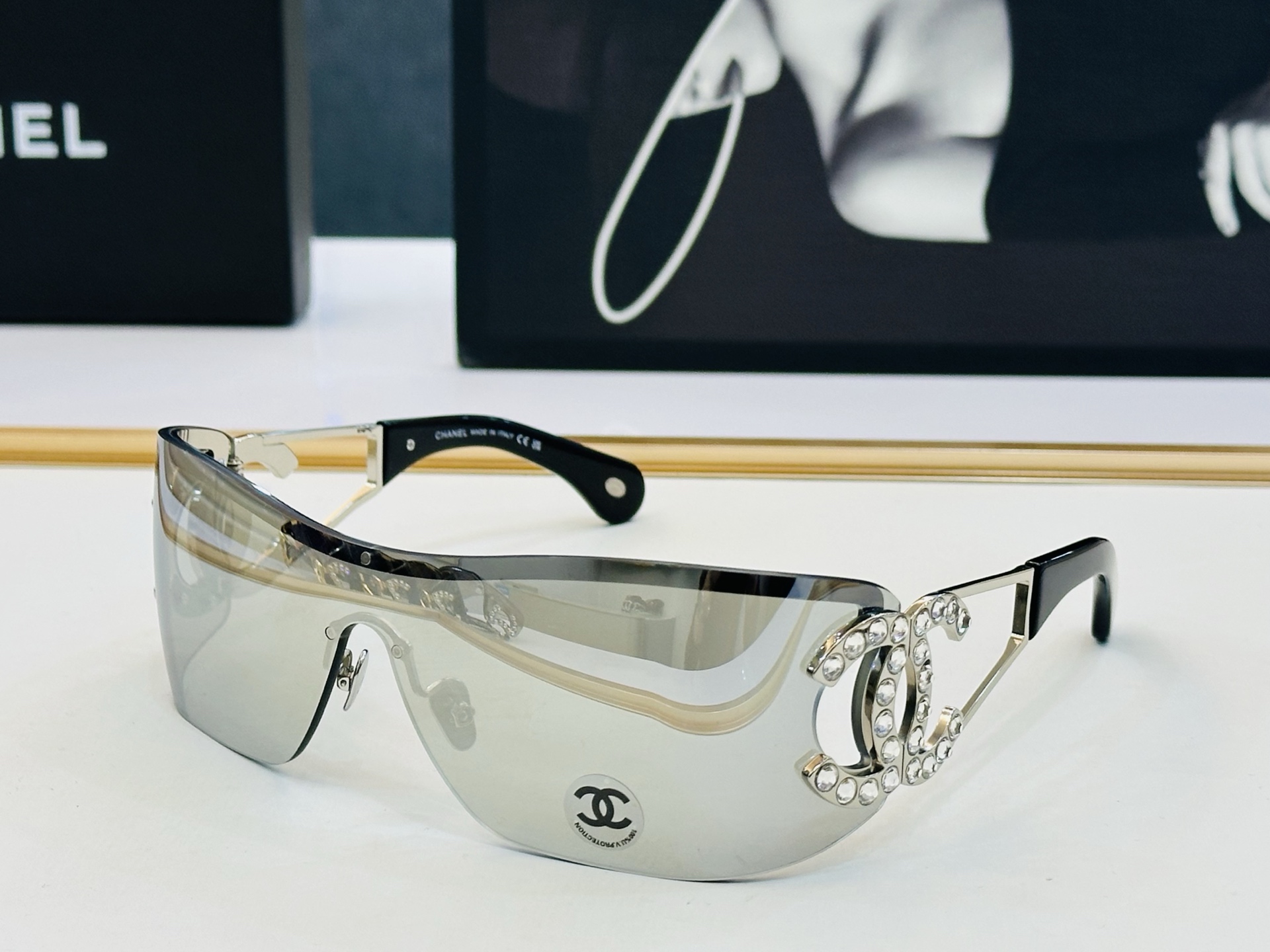 CHANE*香家 CH9579 SIZE：142口118 潮流爆款 太阳镜 😍😍高品质 佩戴舒适 F墨镜