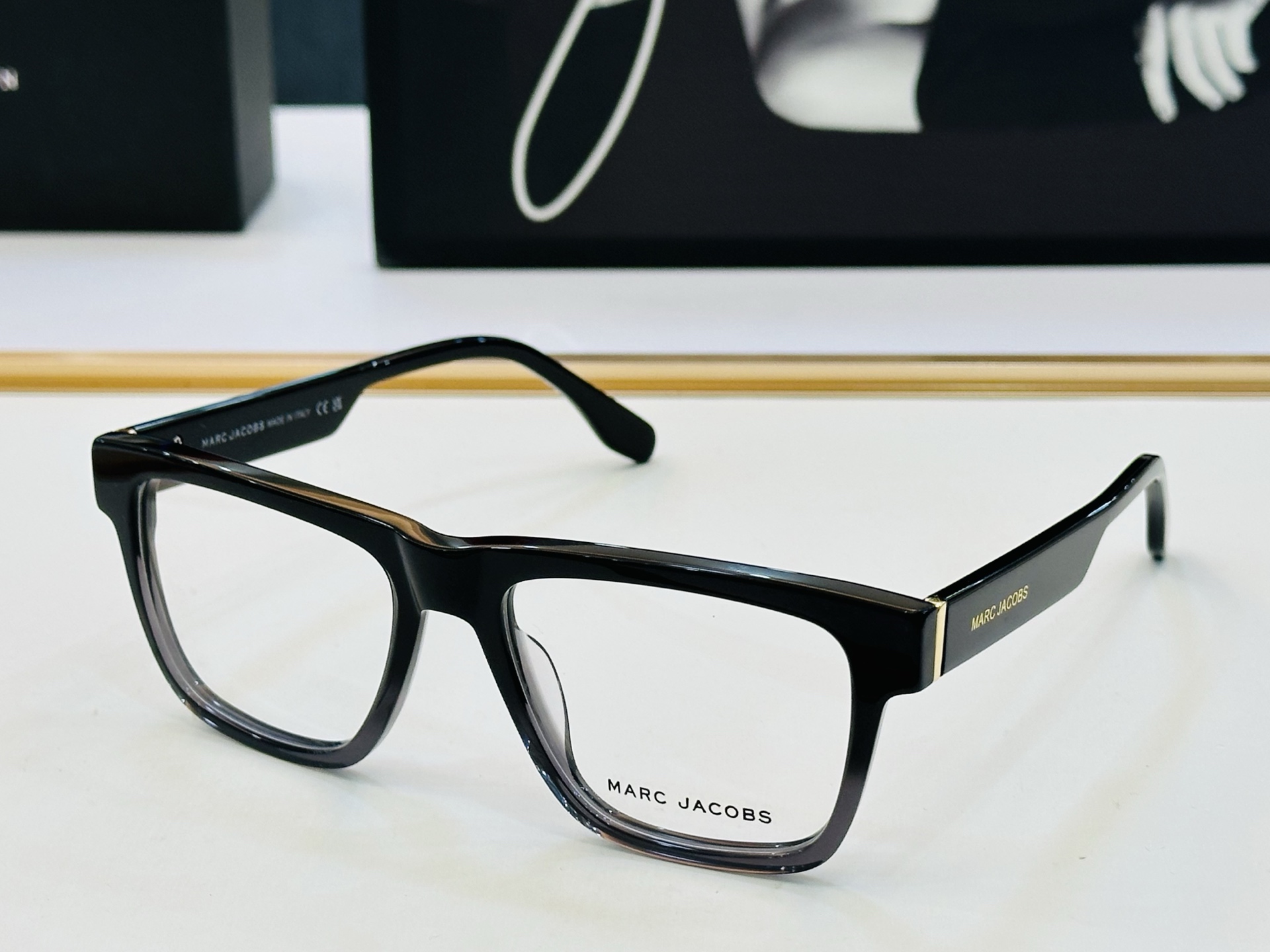 Marc jacobs 马杰家 MJ879 Size：56口17-145 采用今年流行的板材 Z完美设计