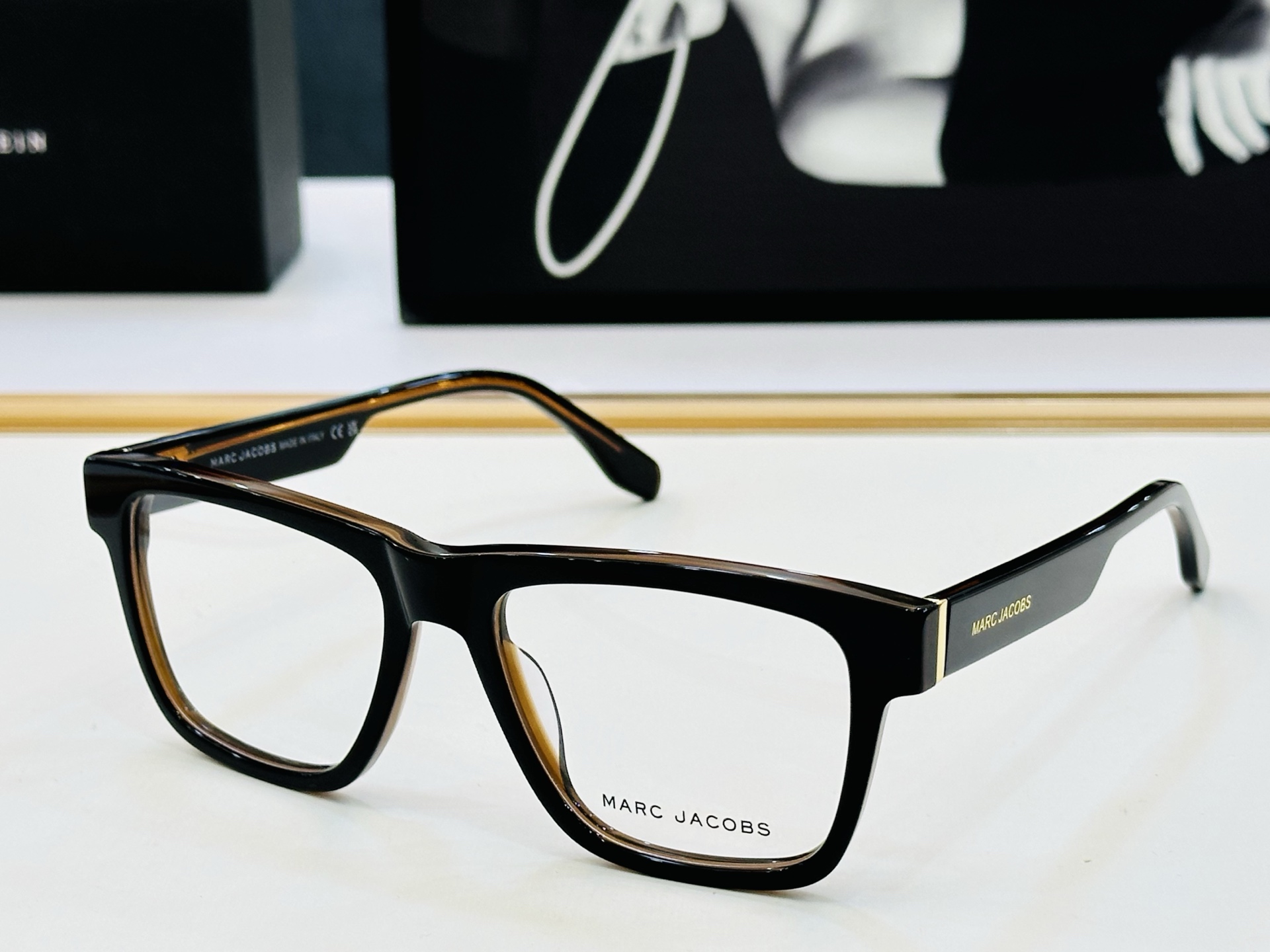 Marc jacobs 马杰家 MJ879 Size：56口17-145 采用今年流行的板材 Z完美设计