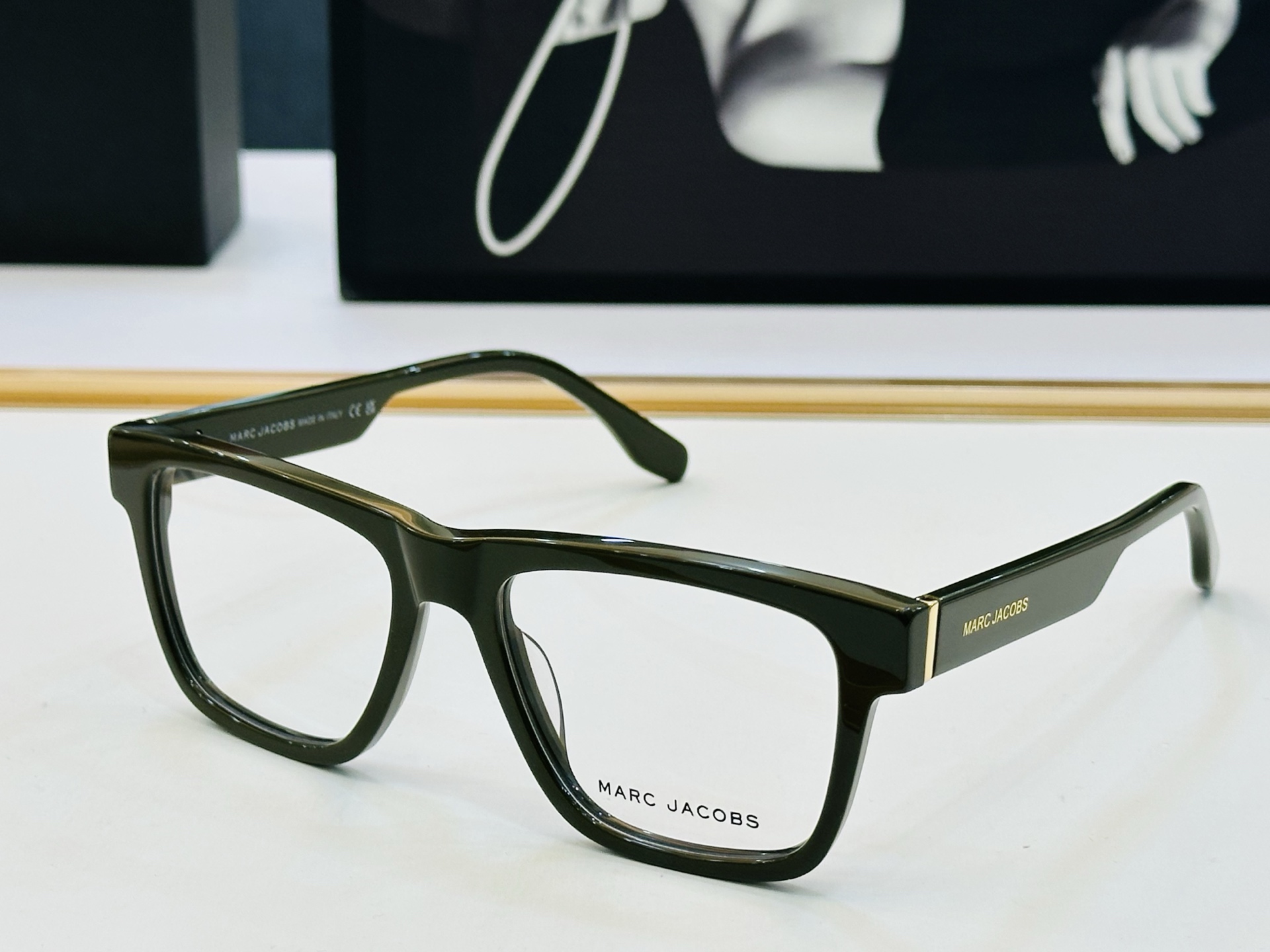 Marc jacobs 马杰家 MJ879 Size：56口17-145 采用今年流行的板材 Z完美设计