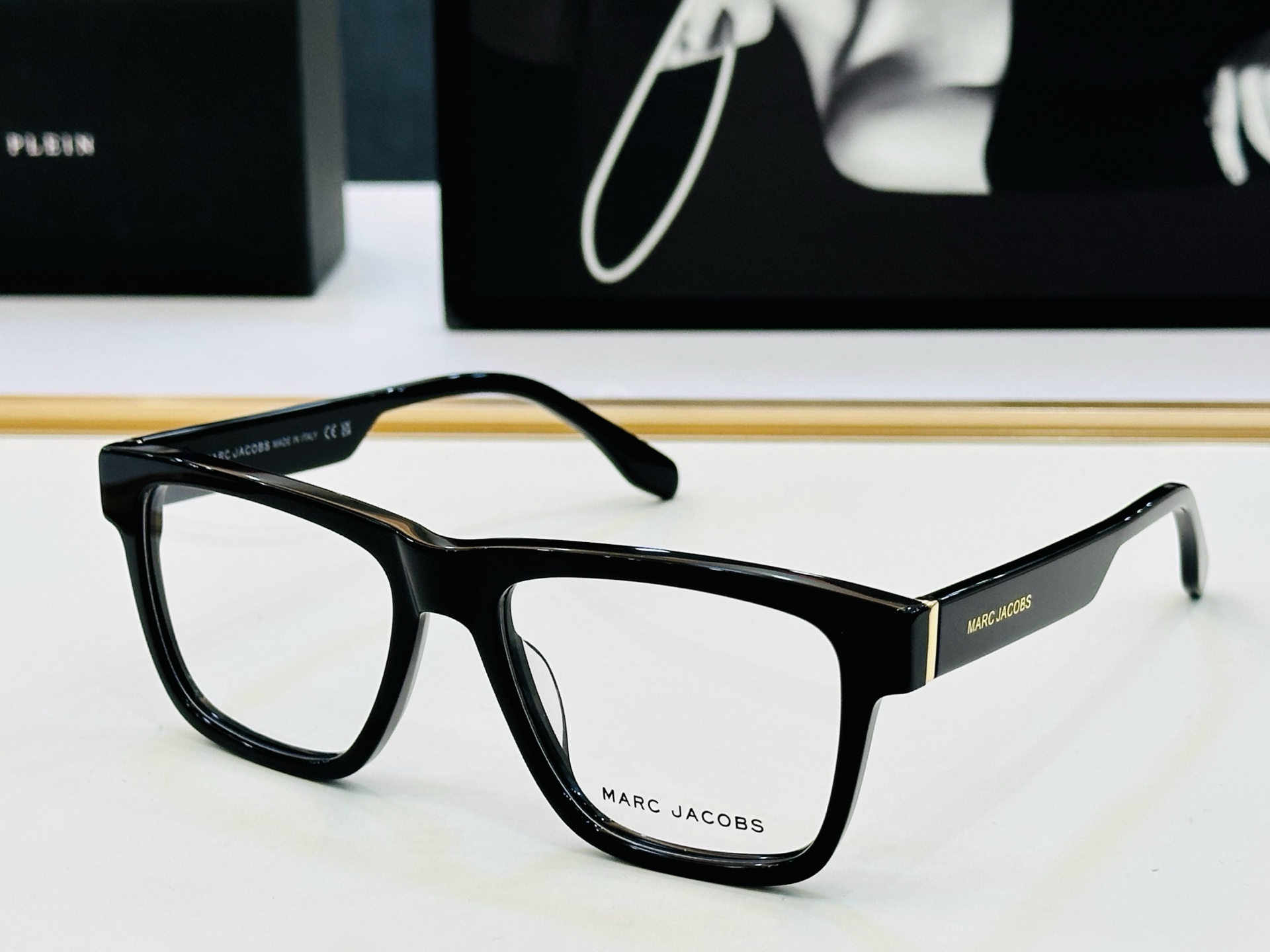 Marc jacobs 马杰家 MJ879 Size：56口17-145 采用今年流行的板材 Z完美设计