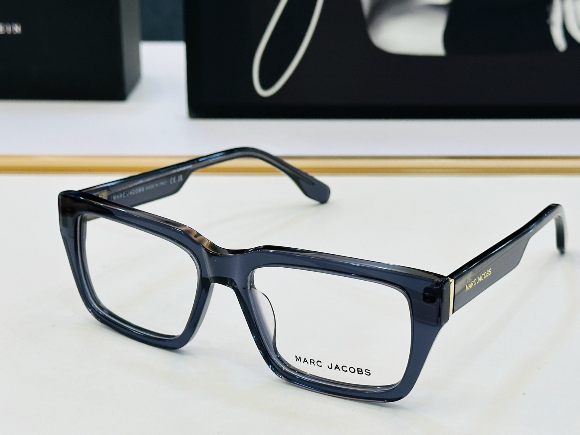 Marc jacobs 马杰家 MJ849 Size：56口18-145 采用今年流行的板材 Z完美设计