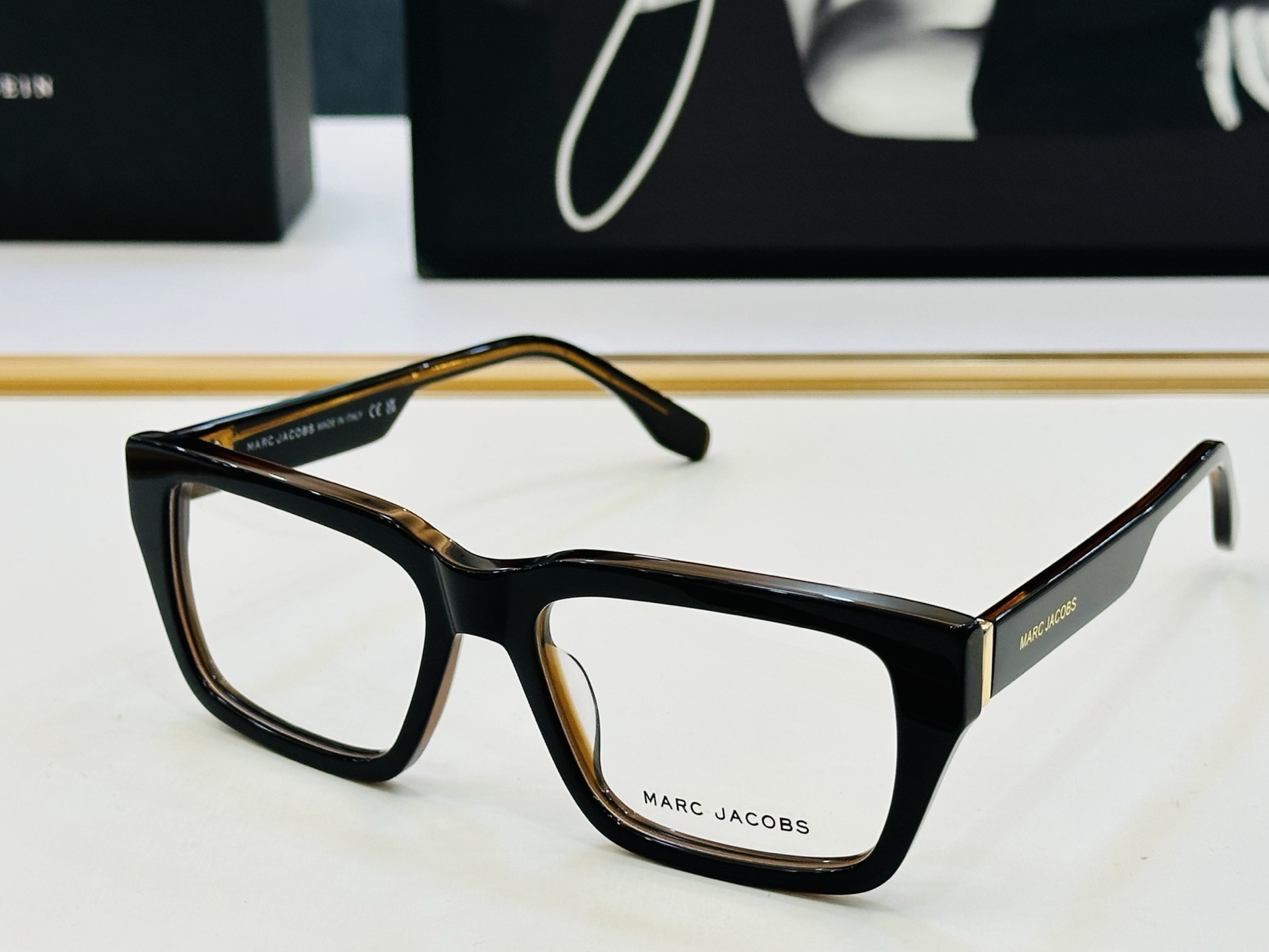 Marc jacobs 马杰家 MJ849 Size：56口18-145 采用今年流行的板材 Z完美设计