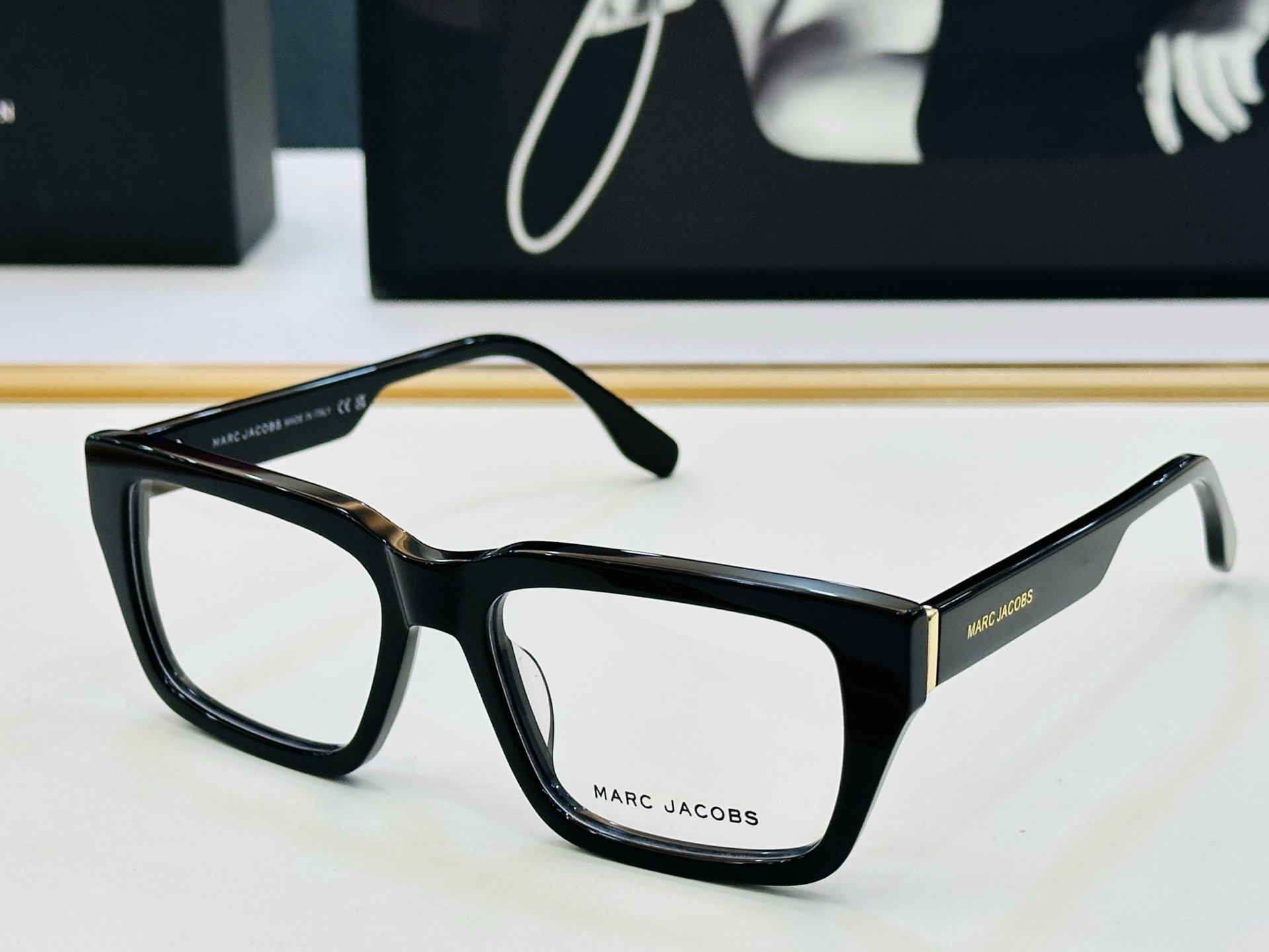 Marc jacobs 马杰家 MJ849 Size：56口18-145 采用今年流行的板材 Z完美设计