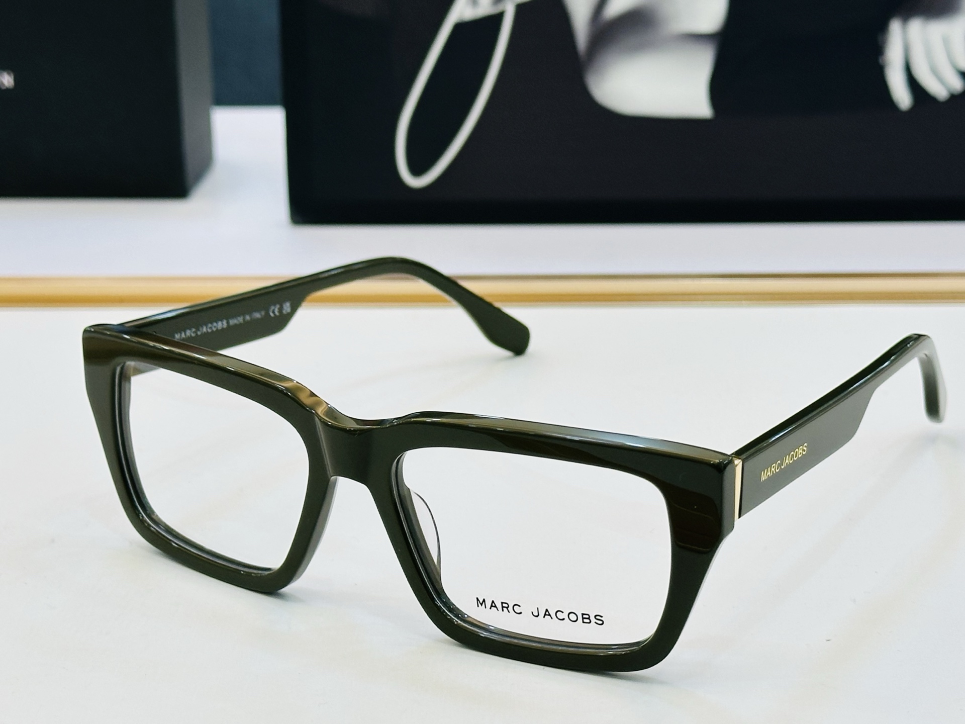 Marc jacobs 马杰家 MJ849 Size：56口18-145 采用今年流行的板材 Z完美设计