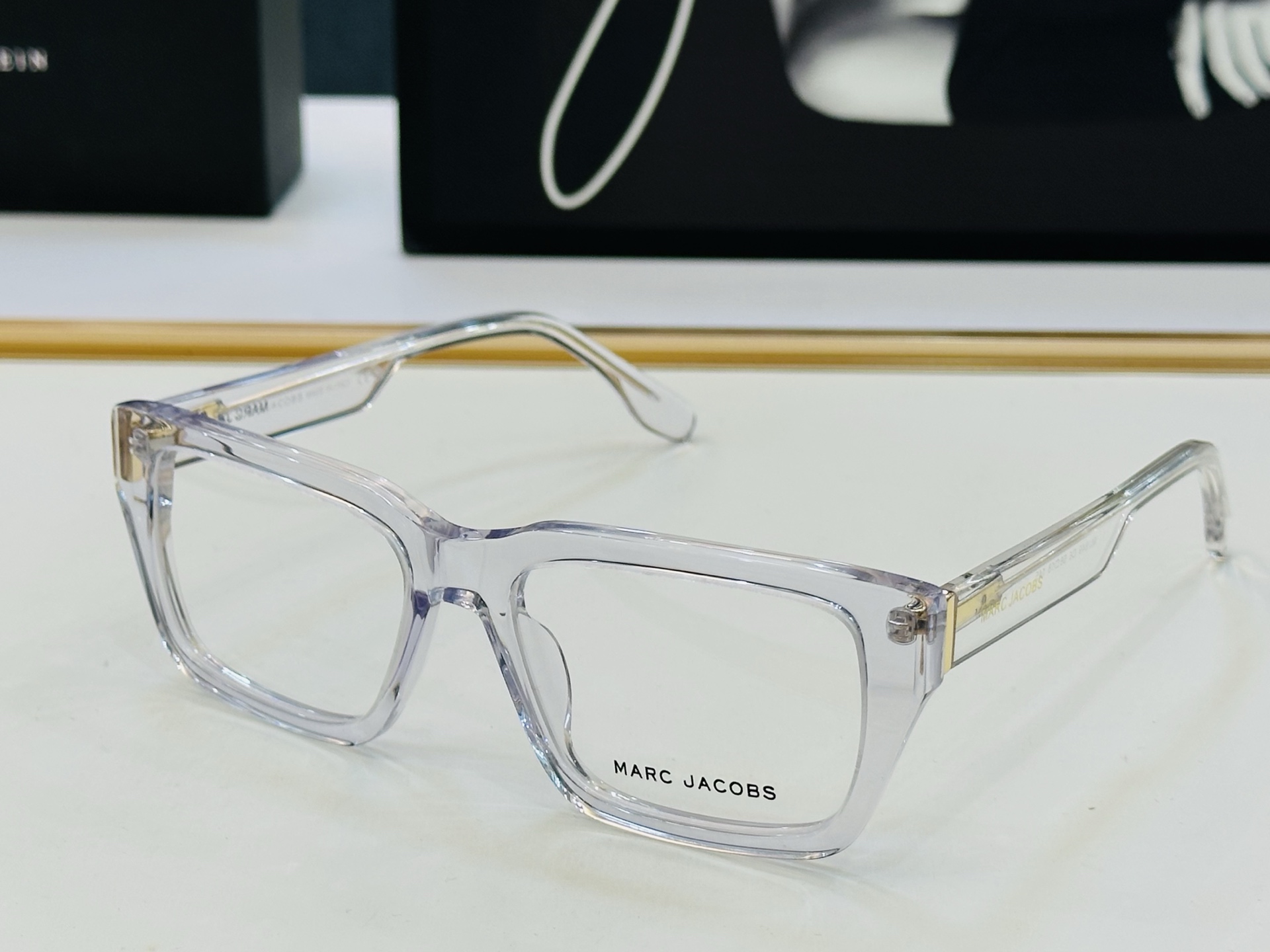 Marc jacobs 马杰家 MJ849 Size：56口18-145 采用今年流行的板材 Z完美设计