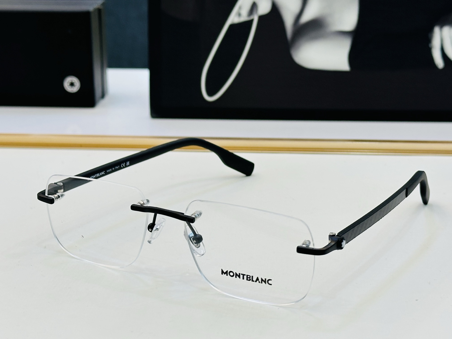 MB0185O Size：55口18-145 🌤万宝龙 非常能彰显一个人的品味品质做工稳实 碳纤维腿 Z