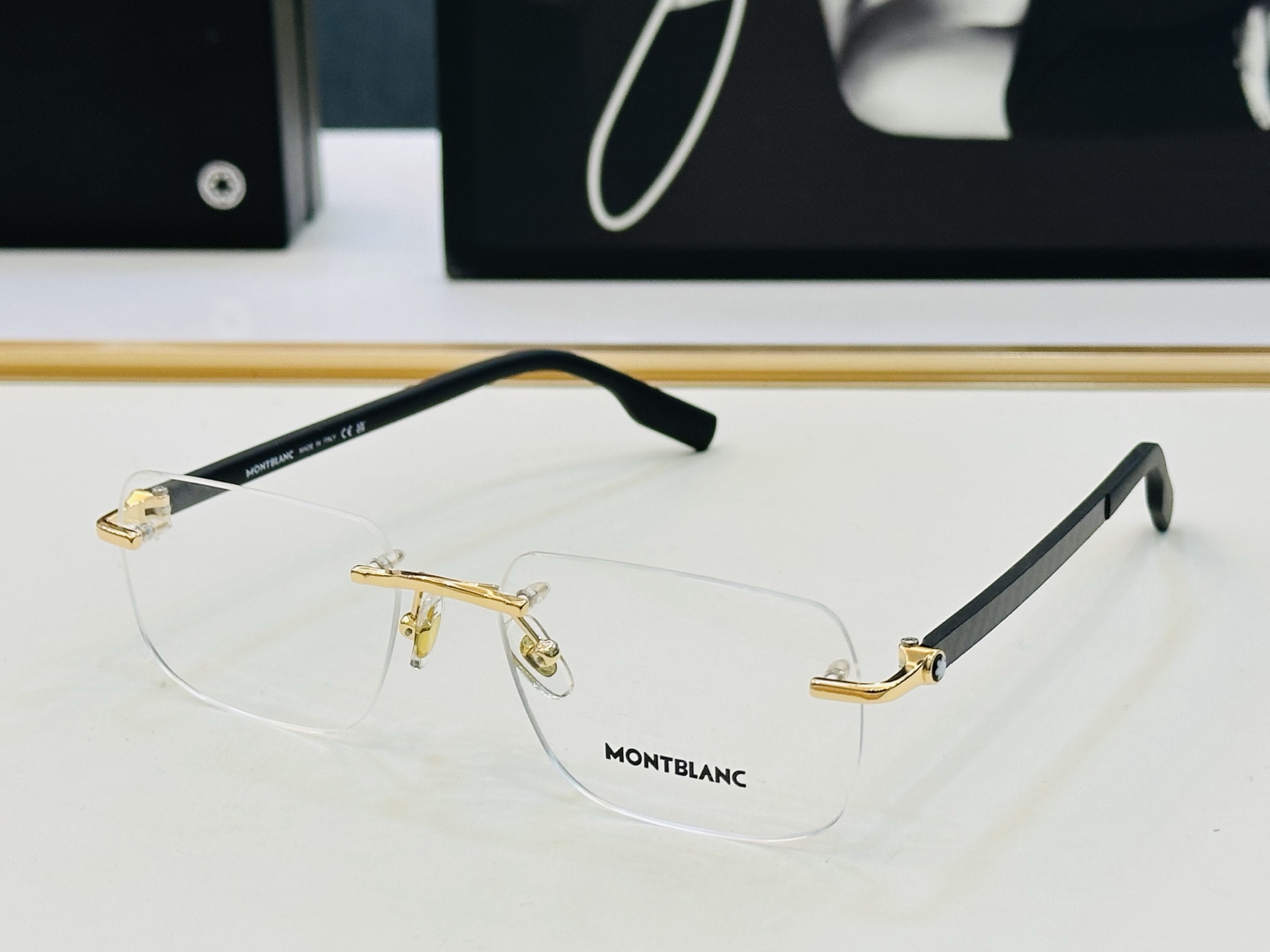 MB0185O Size：55口18-145 🌤万宝龙 非常能彰显一个人的品味品质做工稳实 碳纤维腿 Z