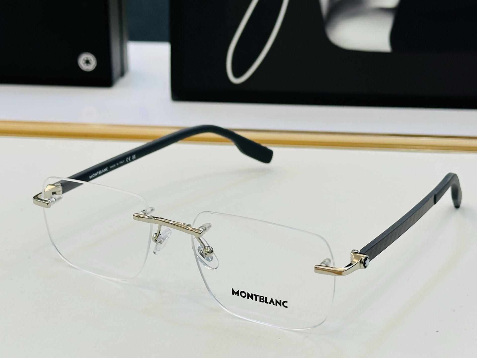 MB0185O Size：55口18-145 🌤万宝龙 非常能彰显一个人的品味品质做工稳实 碳纤维腿 Z