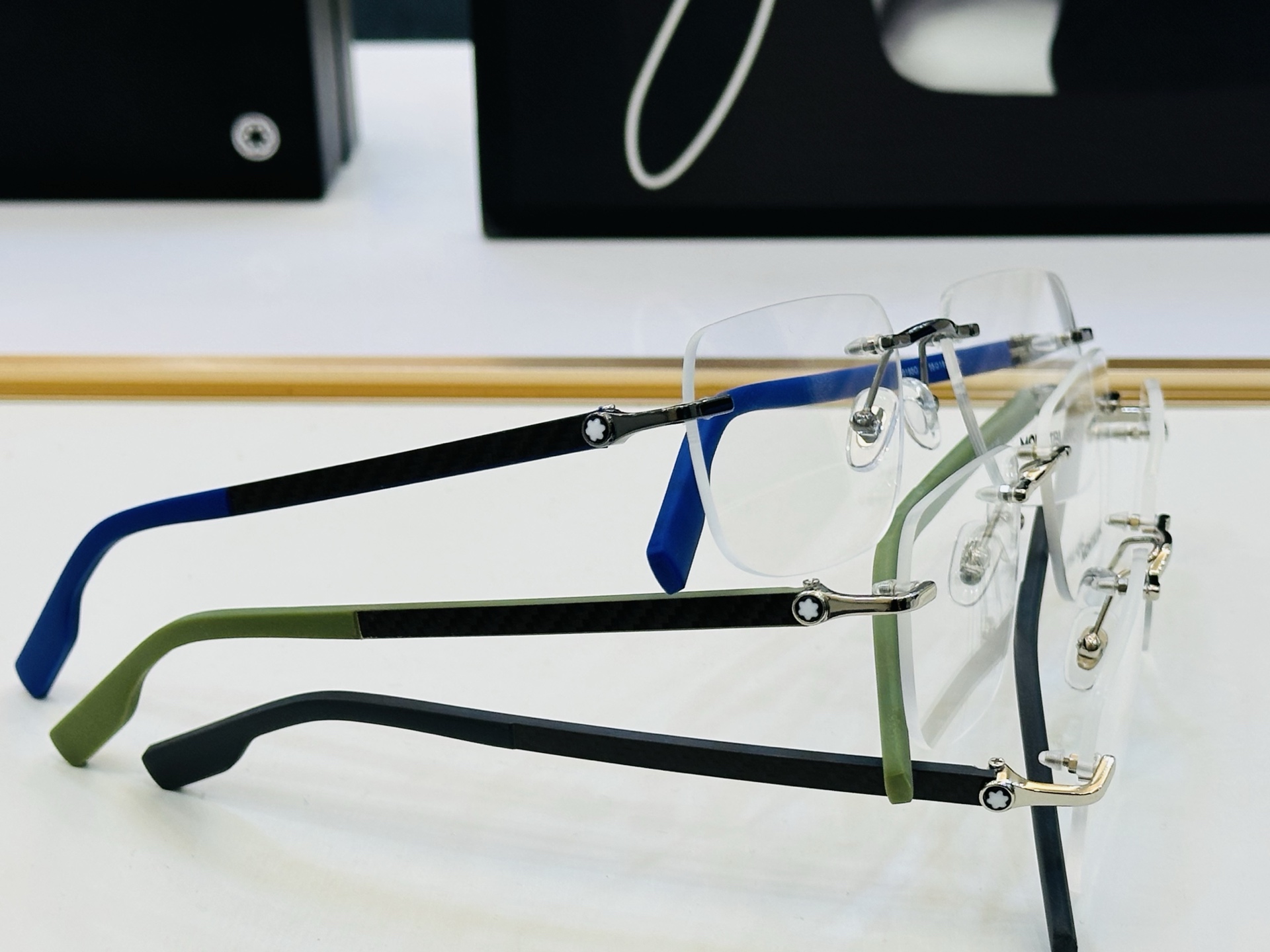 MB0185O Size：55口18-145 🌤万宝龙 非常能彰显一个人的品味品质做工稳实 碳纤维腿 Z