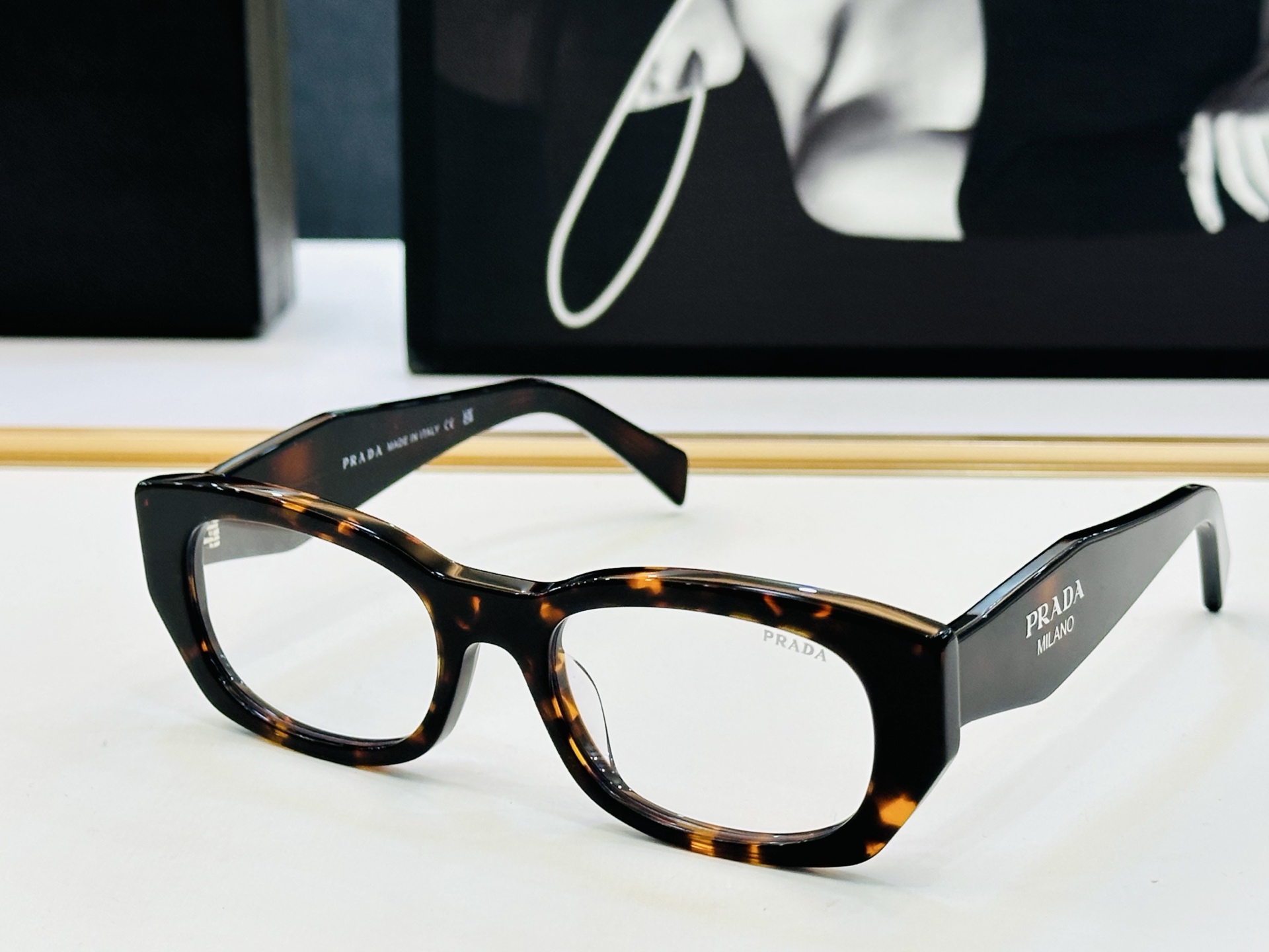 🔺PRAD*🔻普家 PRB05S Size：52口19-145 眼镜系列堪称精湛制作 彰显独特个 C最新